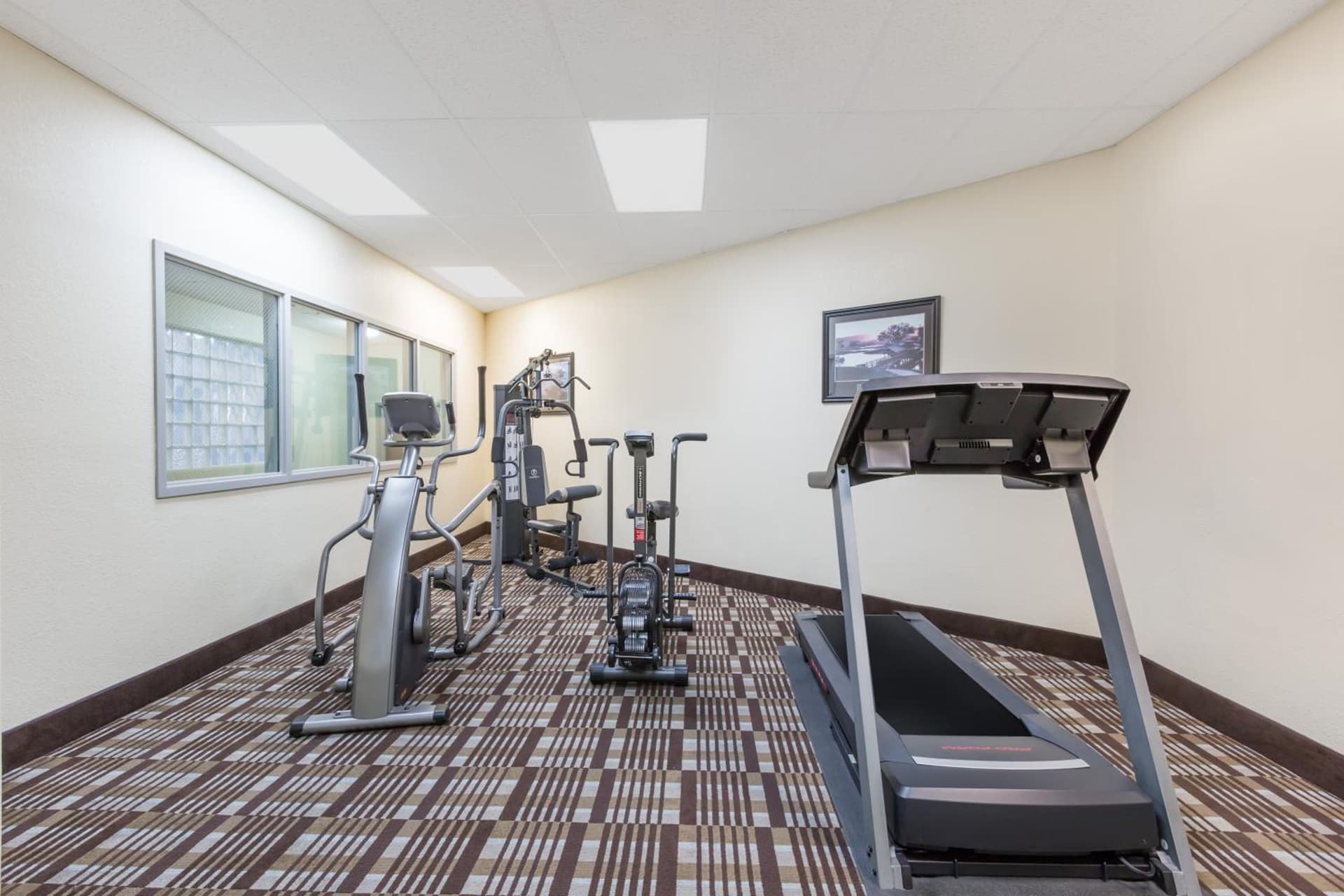 Days Inn & Suites by Wyndham Des Moines Airport gallery photo in Des Moines, IA — image 42
