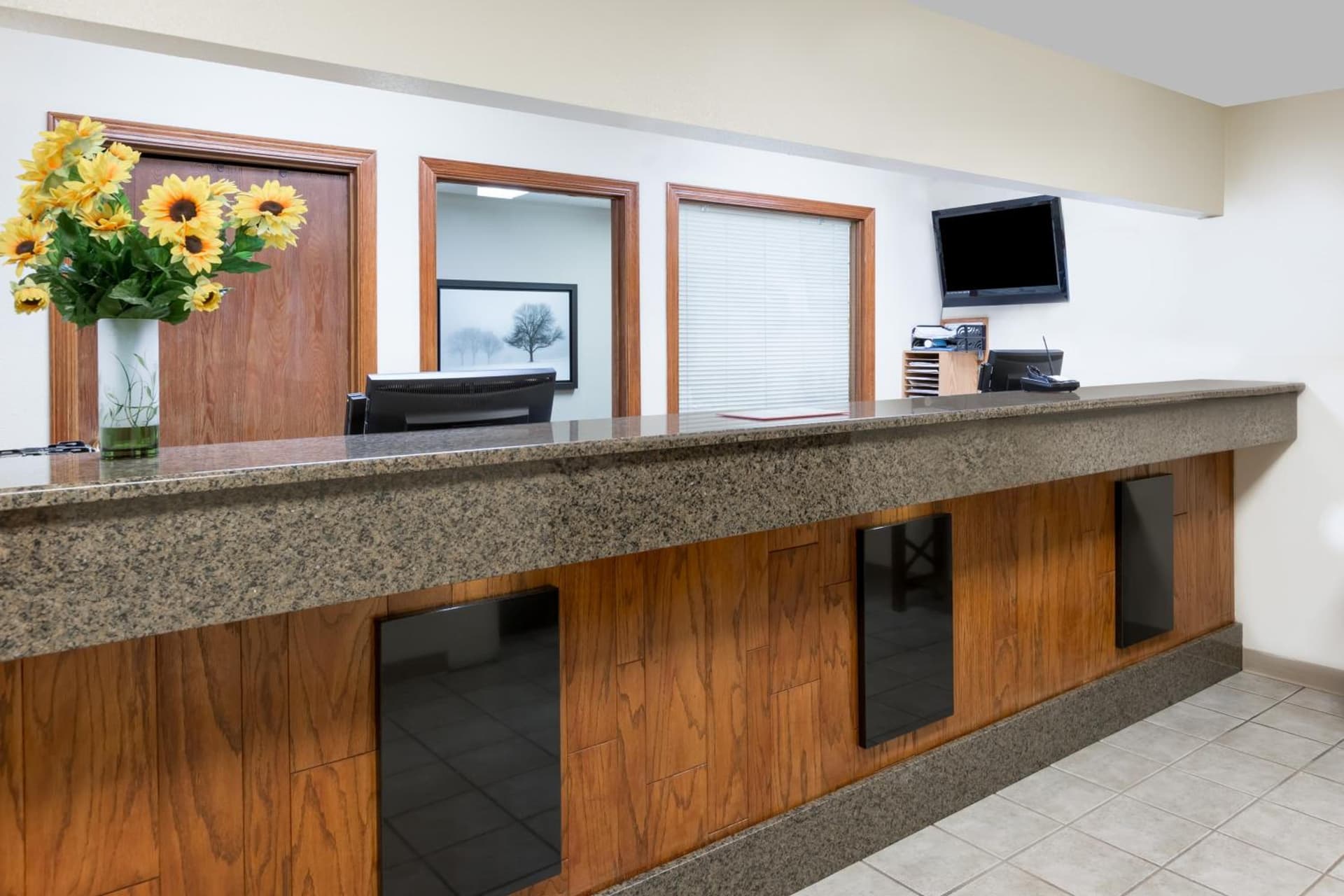 Days Inn & Suites by Wyndham Des Moines Airport gallery photo in Des Moines, IA — image 12