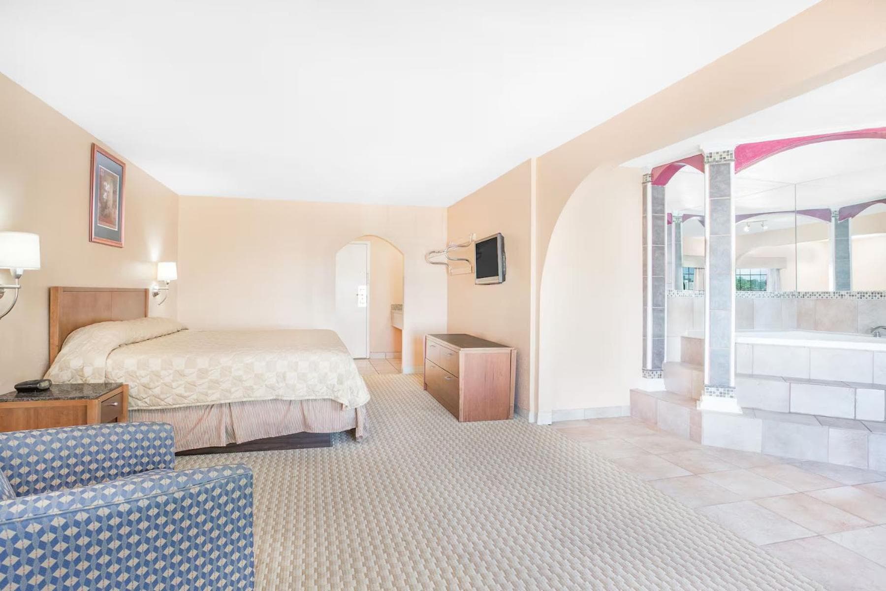 Super Motel property views in San Angelo, TX — gallery photo 3