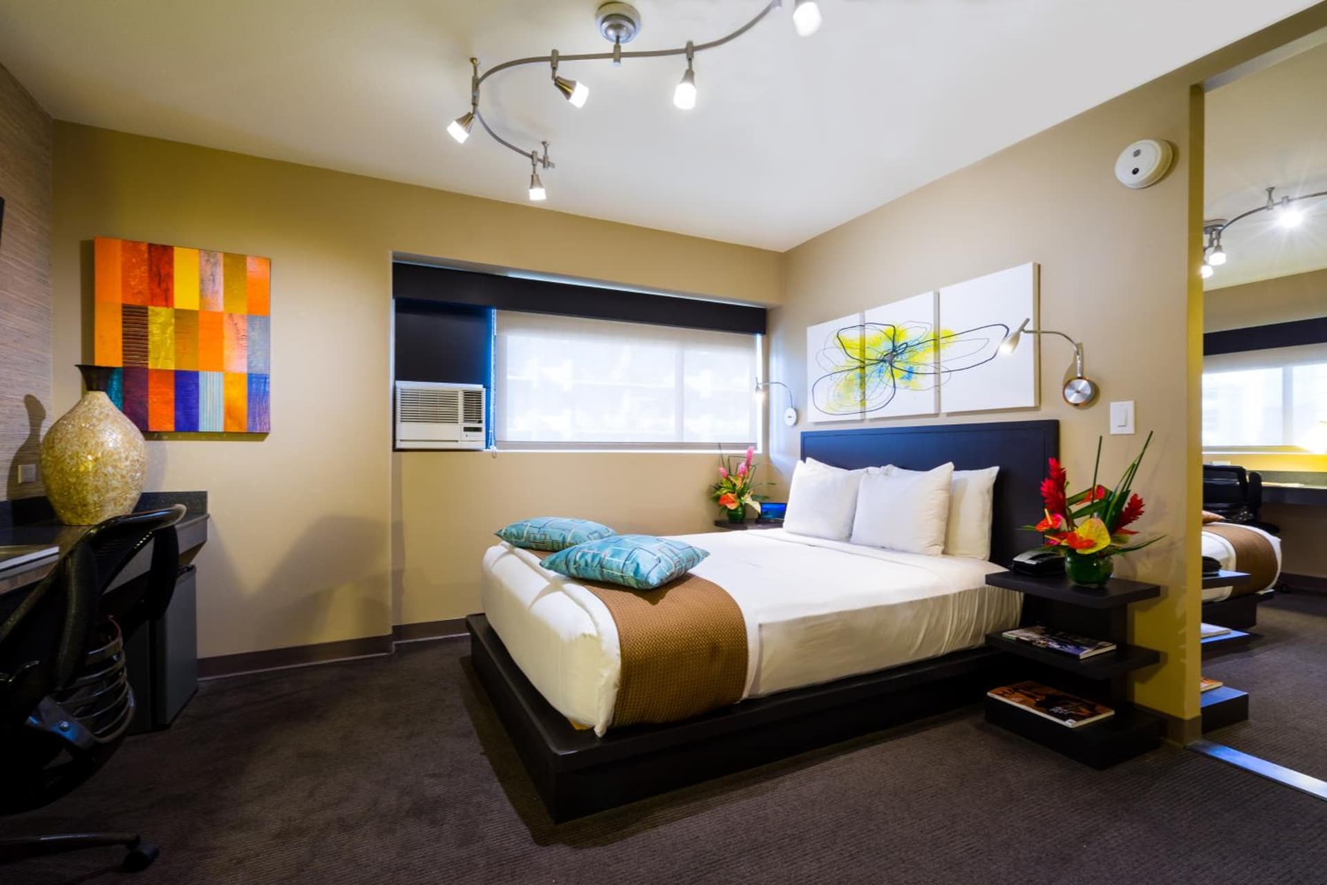VIVE Hotel Waikiki gallery photo in Honolulu, HI — image 96