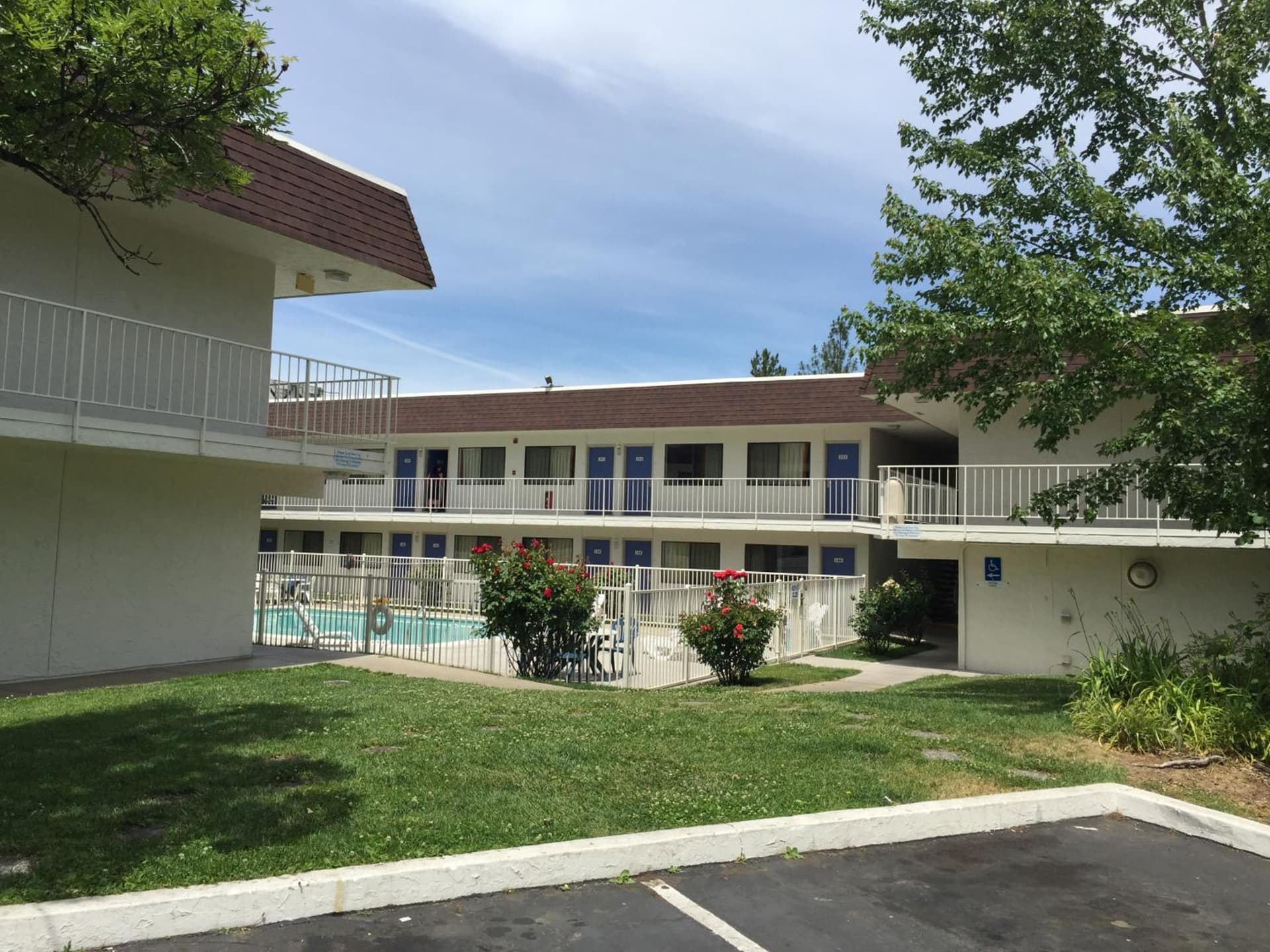 Motel 6-Yreka, CA interior in Yreka, CA — gallery photo 2