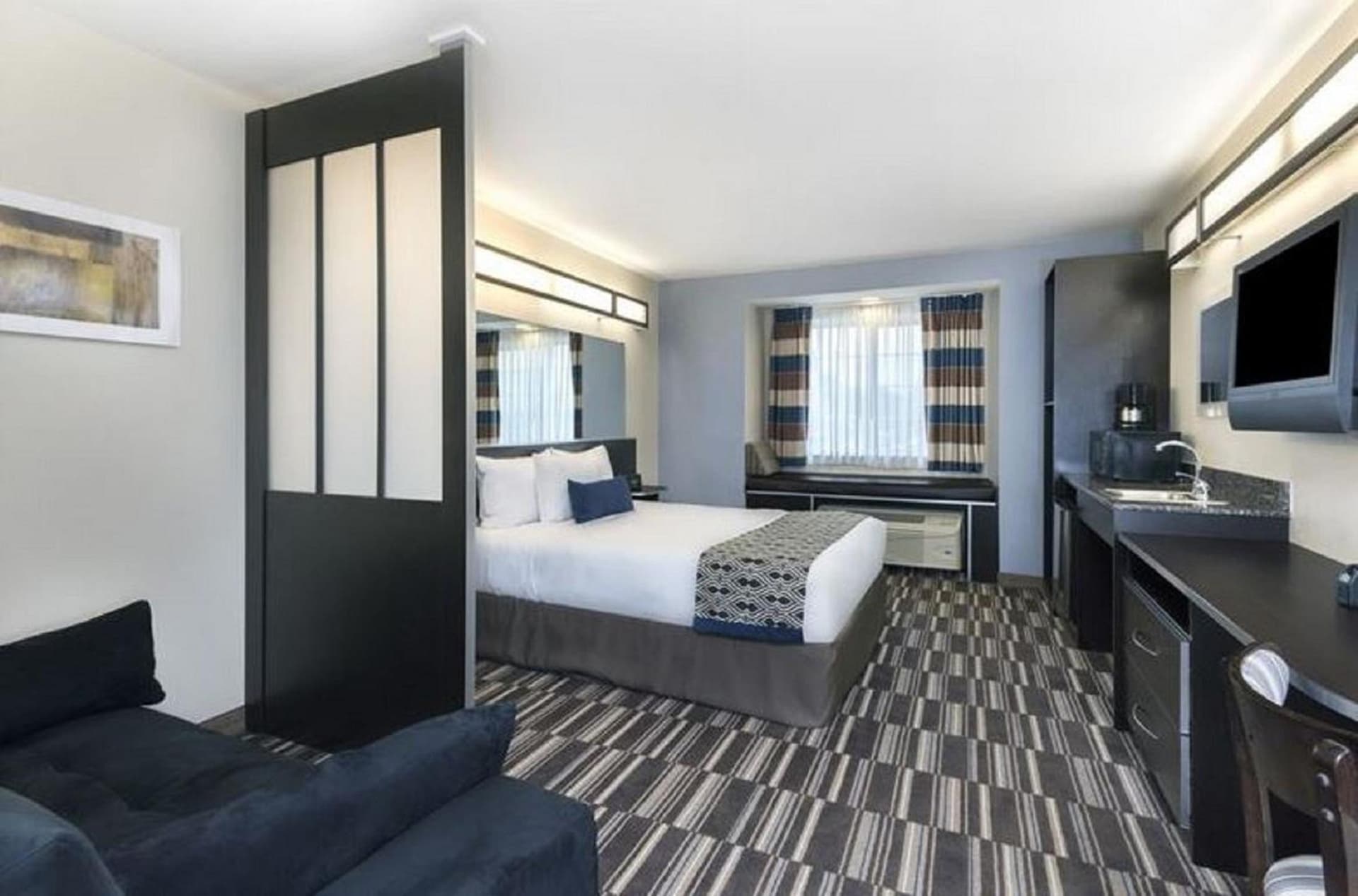 Microtel Inn and Suites Baton Rouge Airport gallery photo in Baton Rouge, LA — image 22