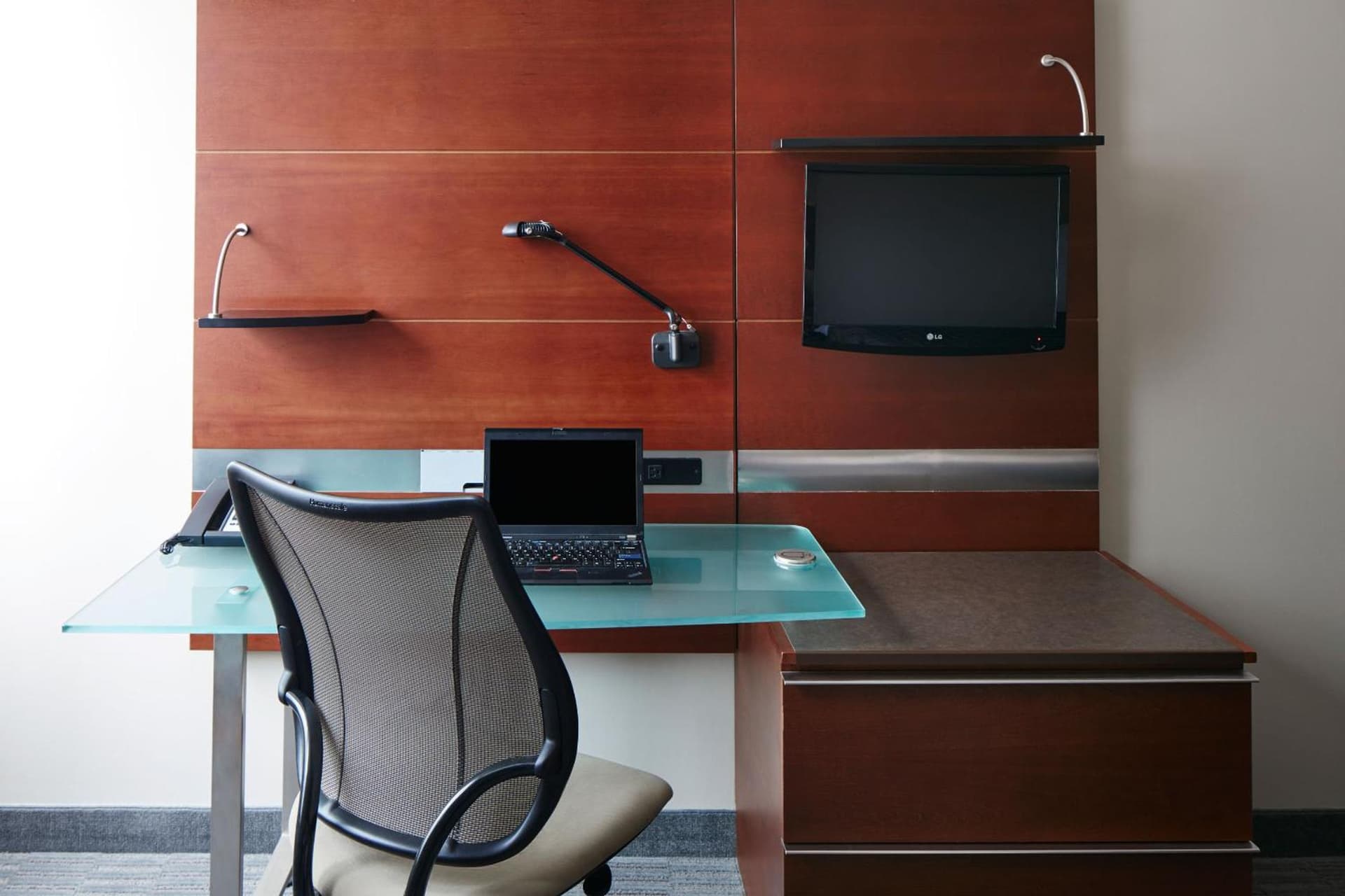 River Hotel gallery photo in Chicago, IL — image 24
