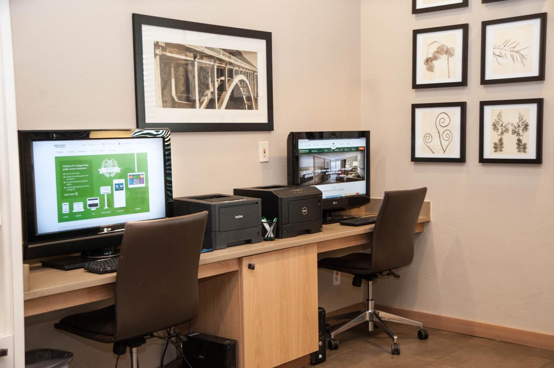 GreenTree Inn & Suites Phoenix Sky Harbor gallery photo in Phoenix, AZ — image 35