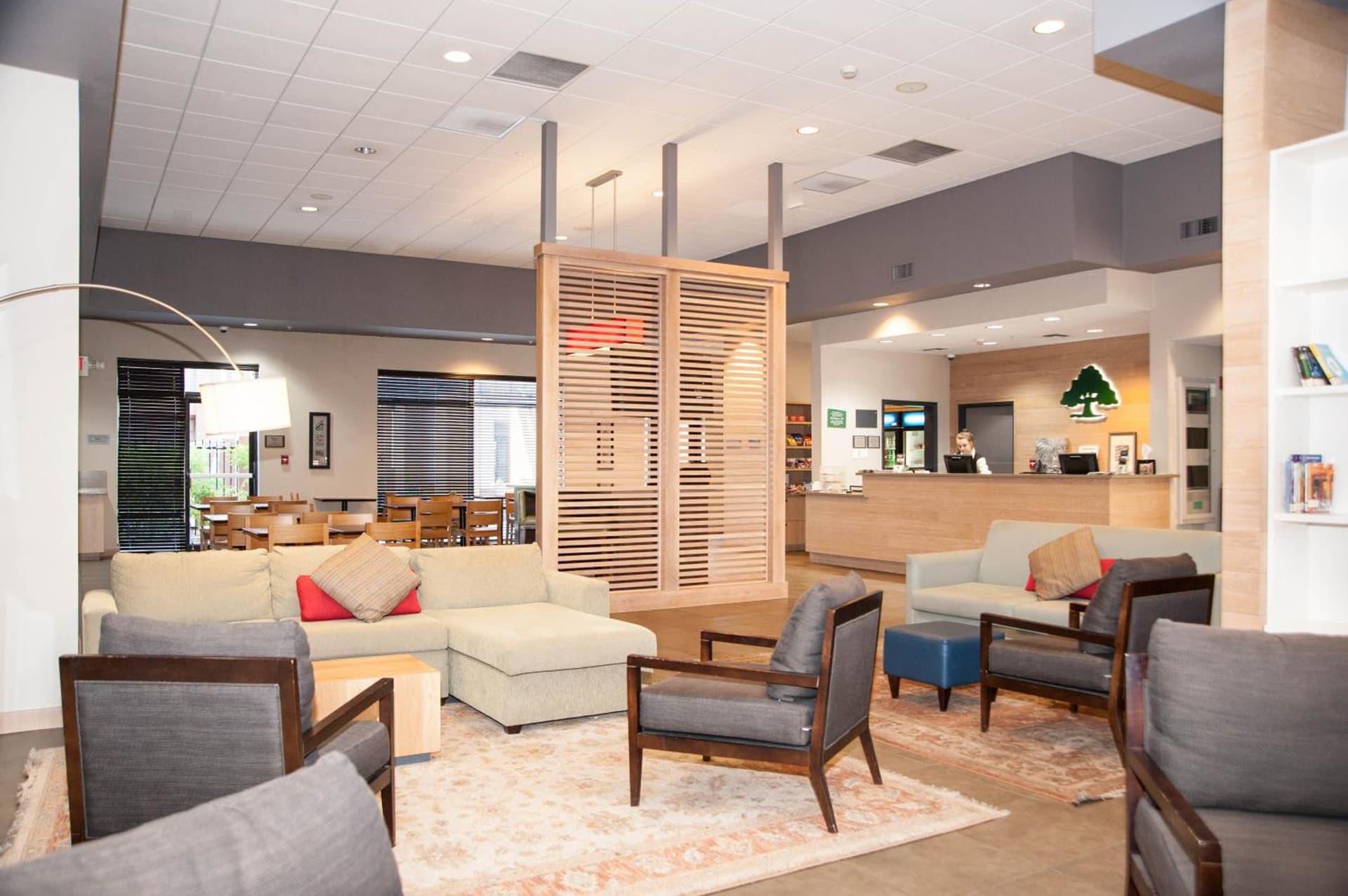 GreenTree Inn & Suites Phoenix Sky Harbor gallery photo in Phoenix, AZ — image 29