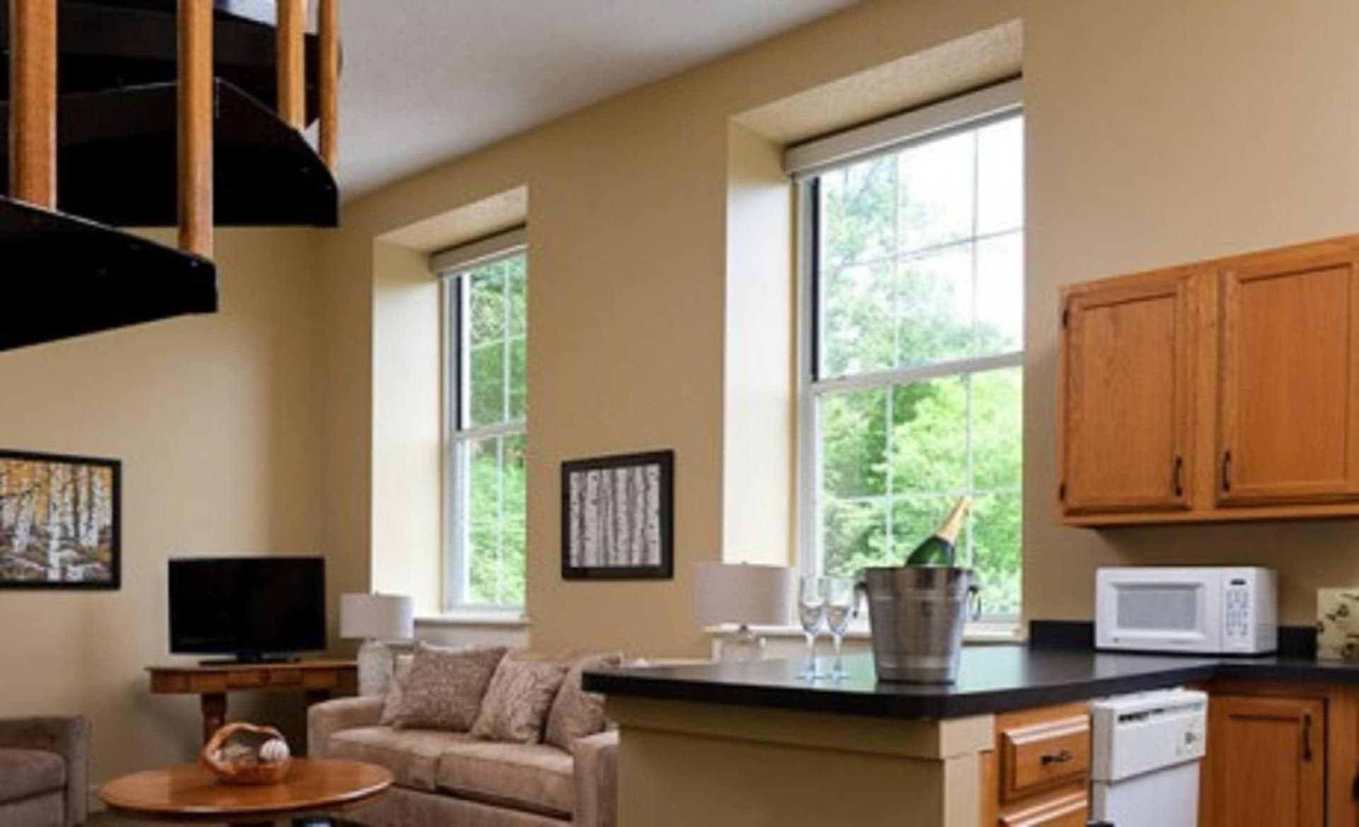 Ledges Hotel property views in Hawley, PA — gallery photo 3