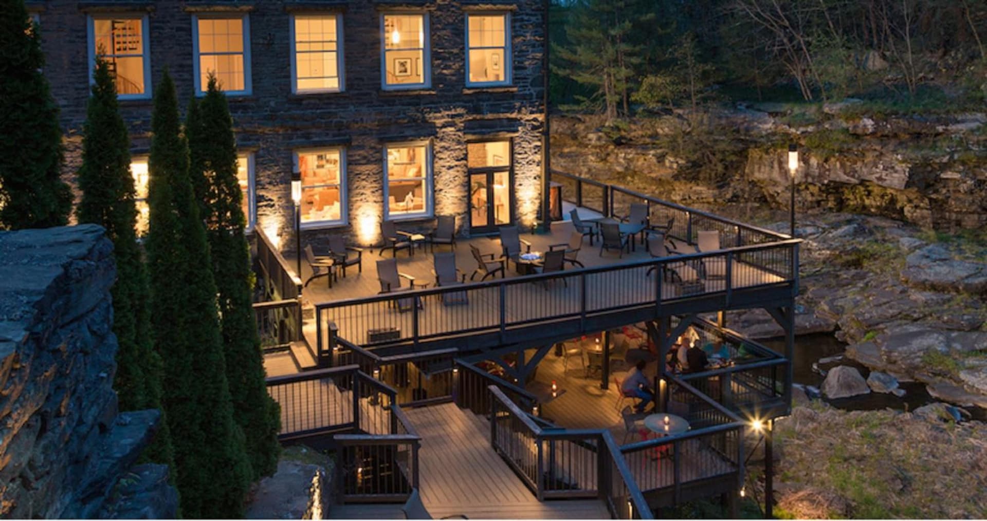 Ledges Hotel interior in Hawley, PA — gallery photo 2