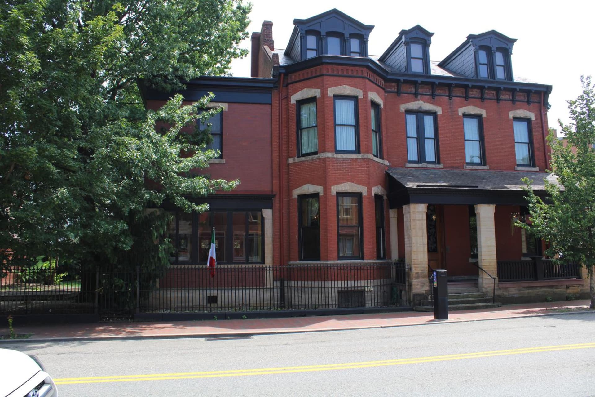 Villagio Boutique Hotel featured exterior or lobby in Pittsburgh, PA — similar hotel