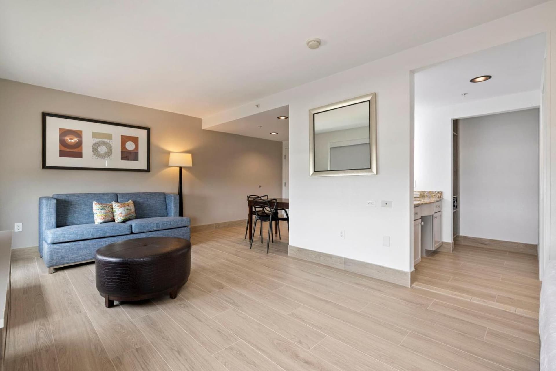 Kompose Boutique Hotel Houston Cy-Fair property views in Houston, TX — gallery photo 3