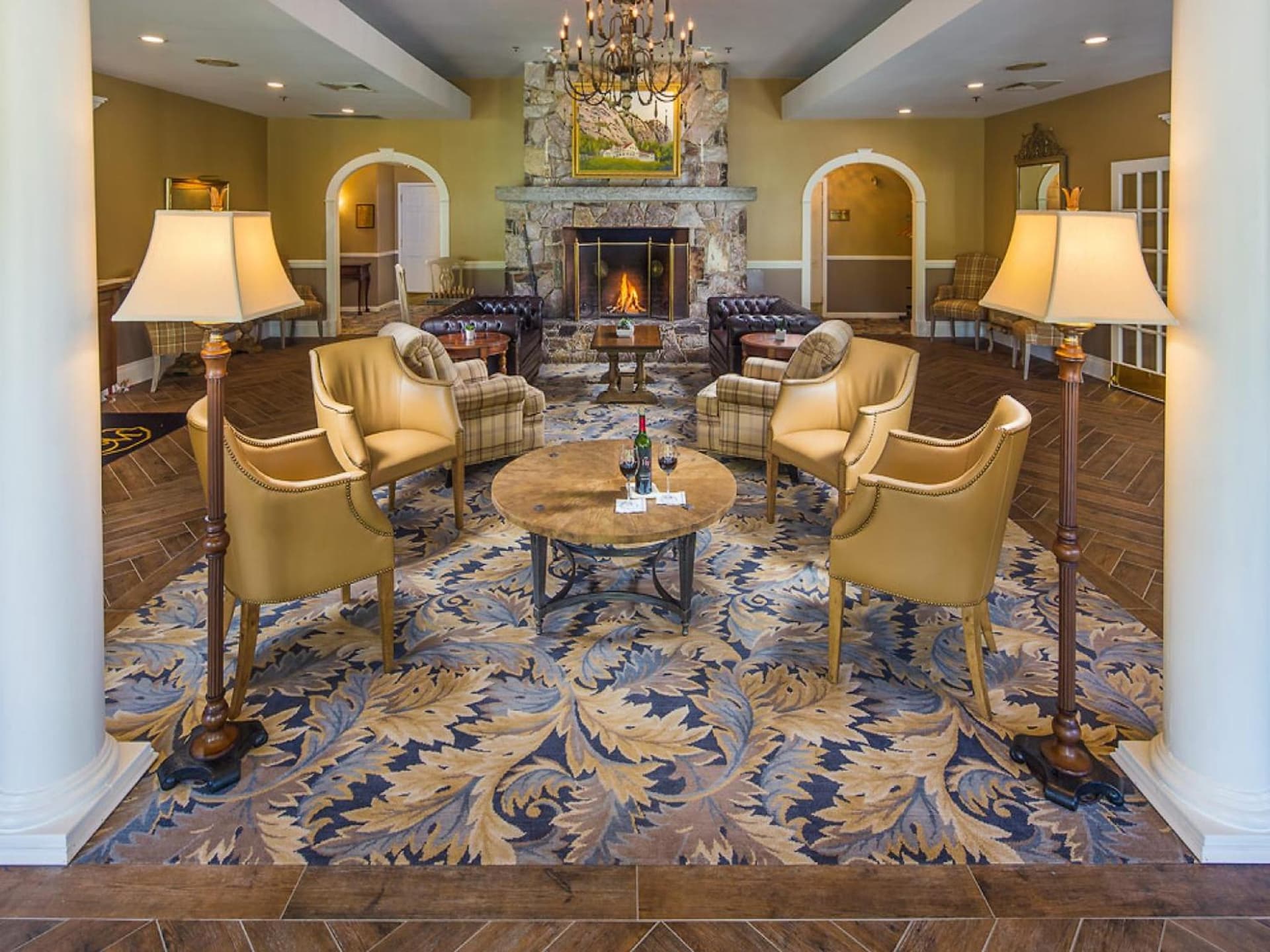 White Mountain Hotel and Resort interior in North Conway, NH — gallery photo 2