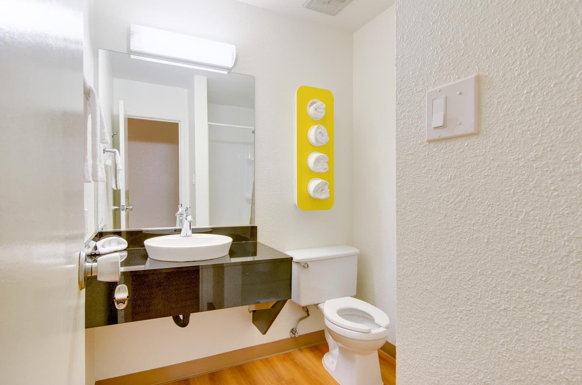 Motel 6-Tacoma, WA - Fife interior in Fife, WA — gallery photo 2