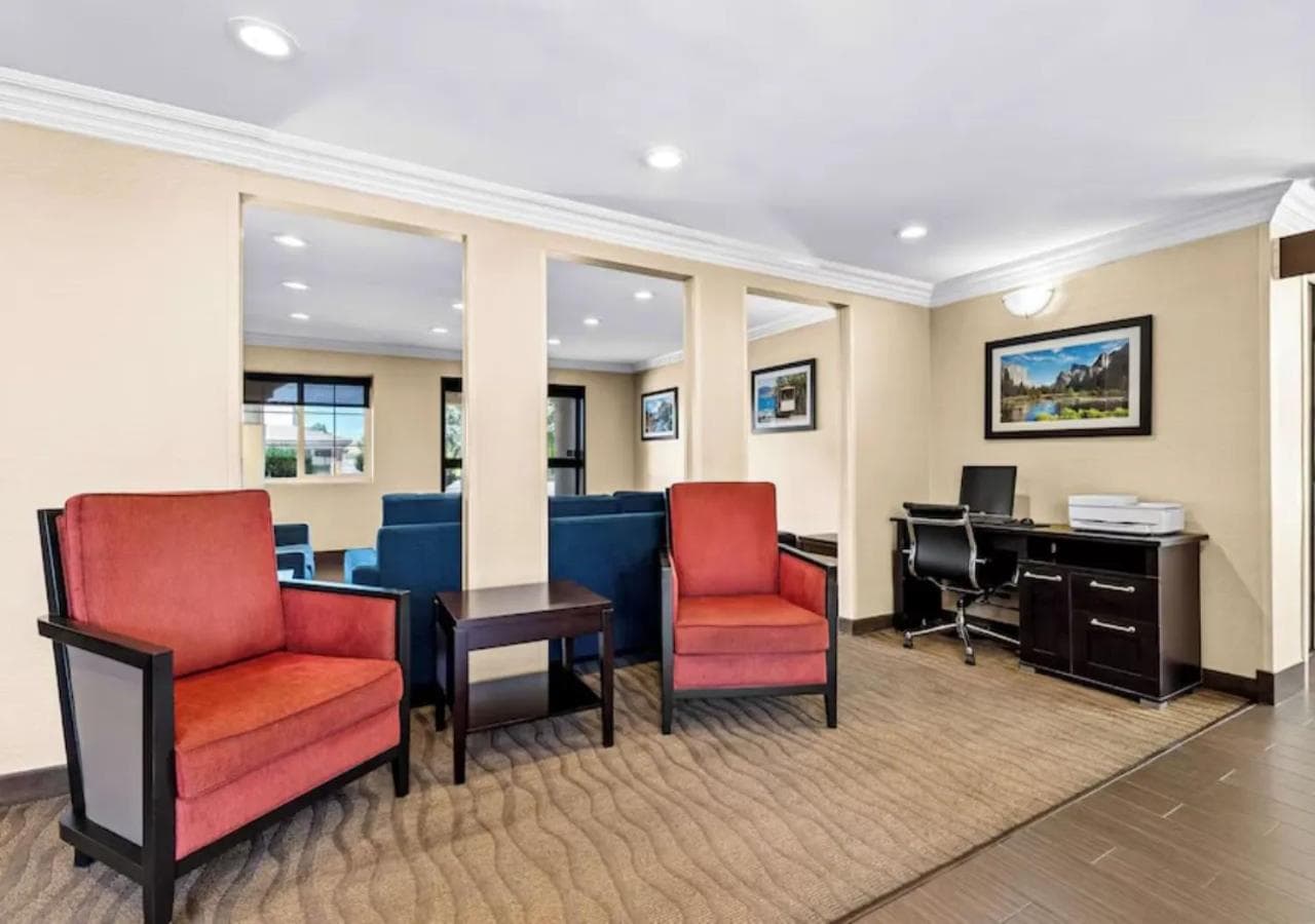 Aurora Inn gallery photo in Modesto, CA — image 25
