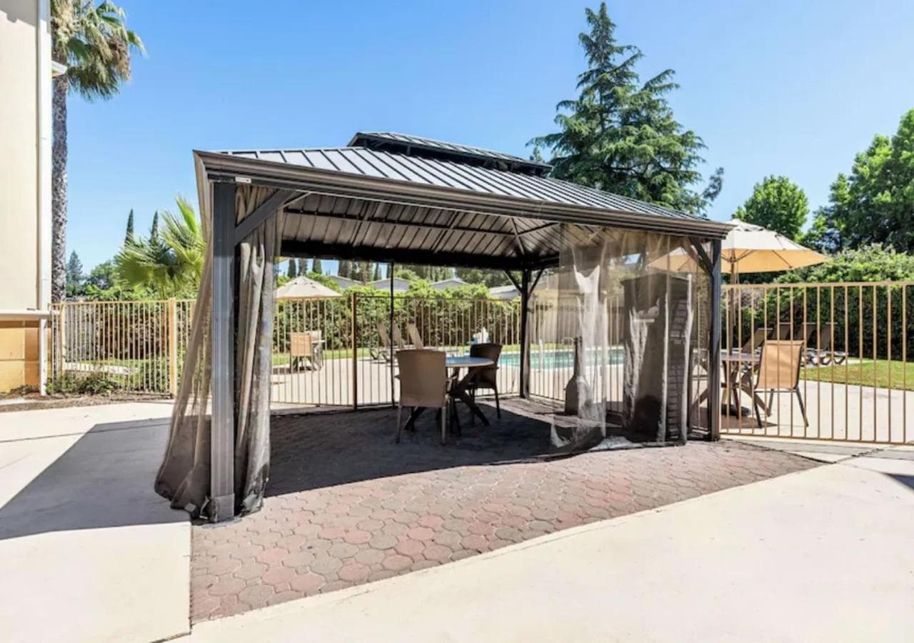 Aurora Inn gallery photo in Modesto, CA — image 9