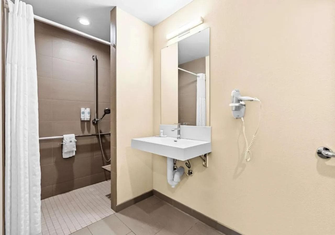 Aurora Inn gallery photo in Modesto, CA — image 22