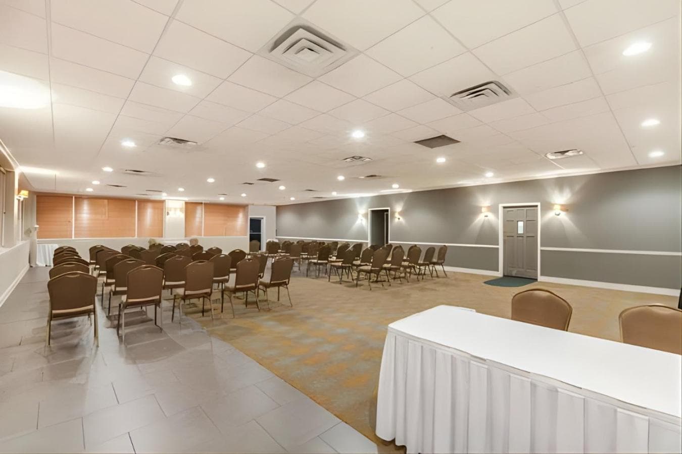 Iberia House & Suites interior in New Iberia, LA — gallery photo 2