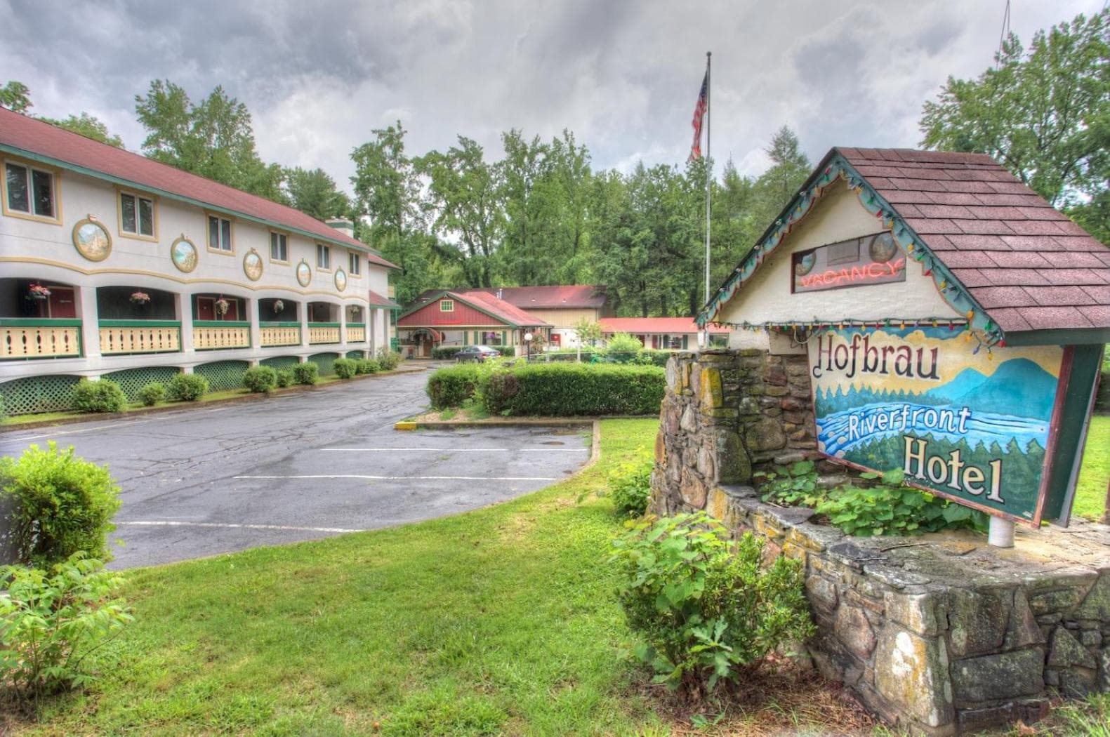 Hofbrau Riverfront Hotel property views in Helen, GA — gallery photo 3