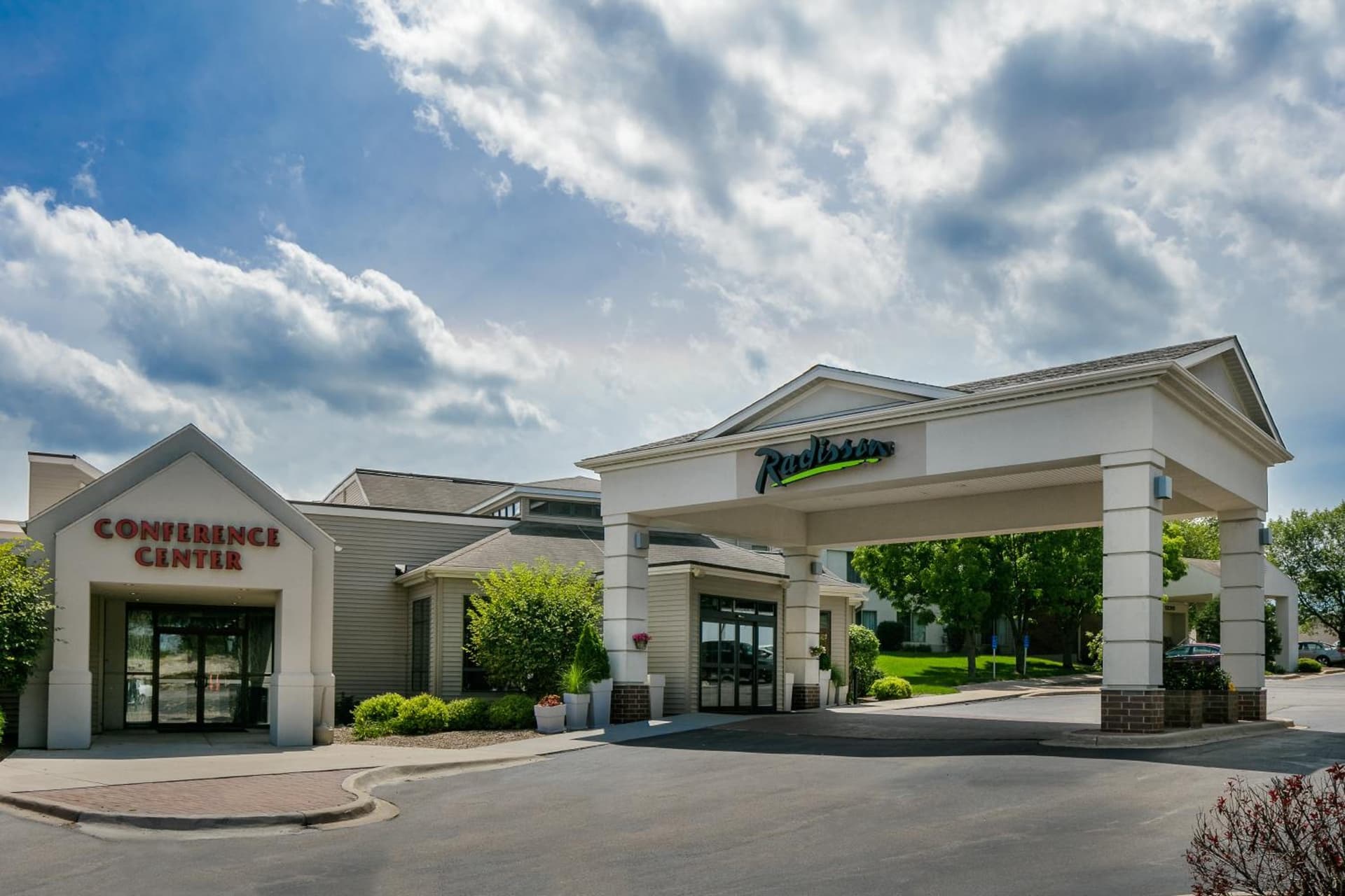 Holiday Inn Coralville - Iowa City by IHG featured exterior or lobby in Coralville, IA — similar hotel