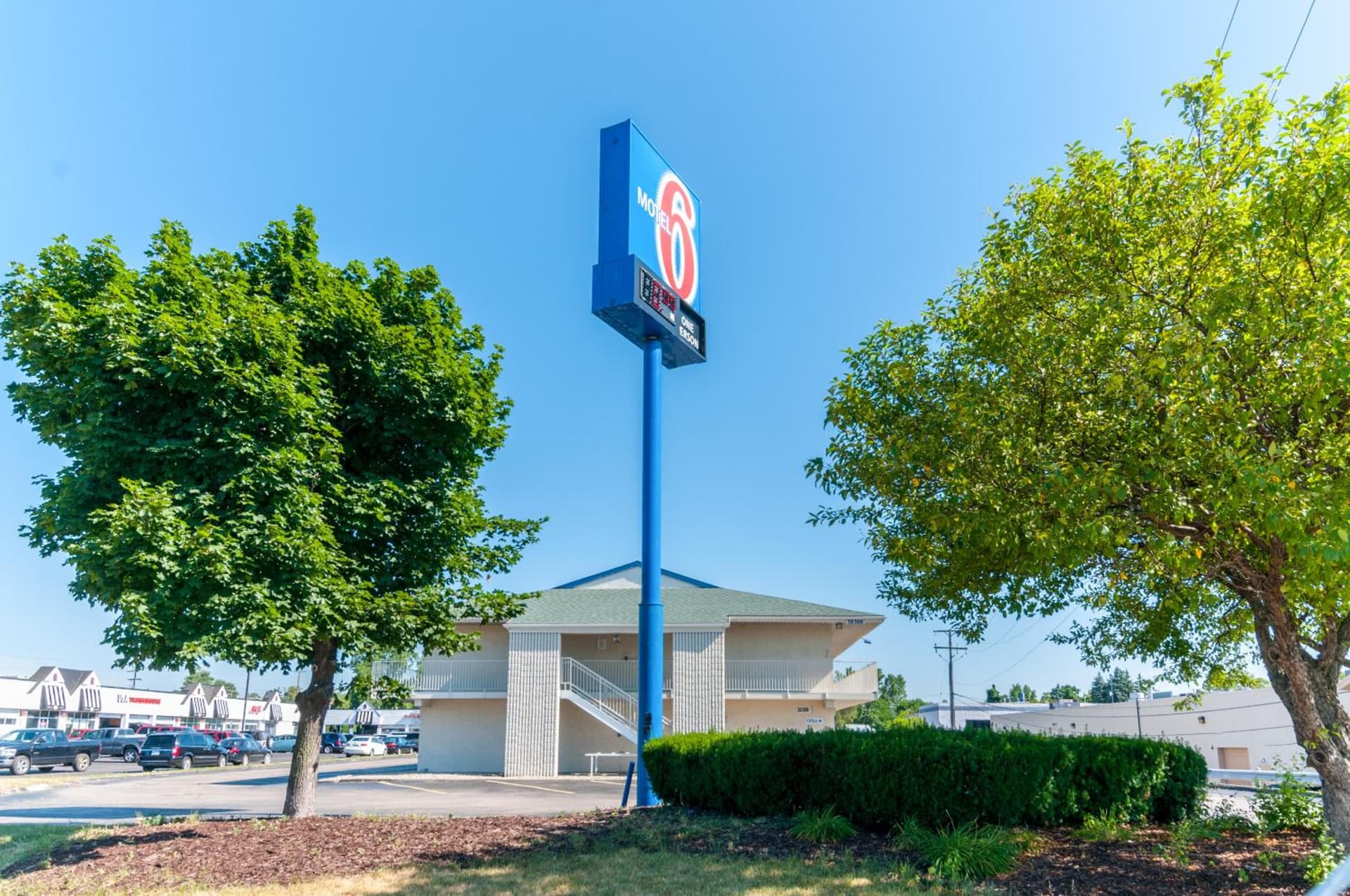 Motel 6-Farmington Hills, MI - Northwest - Farmington Hills interior in Farmington Hills, MI — gallery photo 2