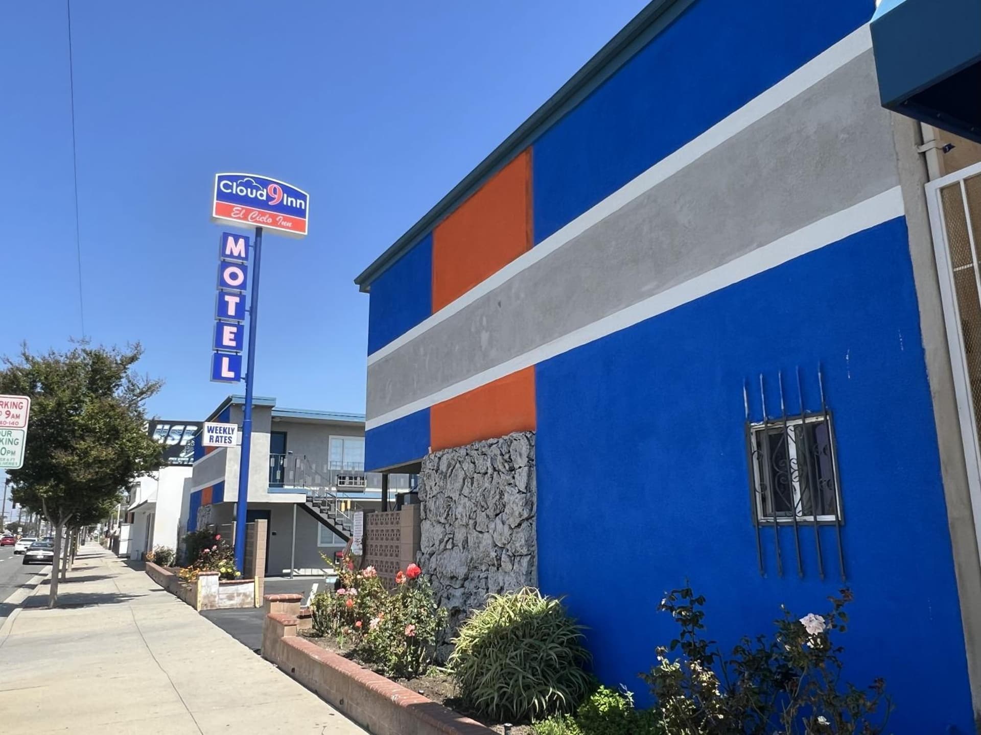 Cloud 9 Inn - El Ciello Inn property views in Pico Rivera, CA — gallery photo 3