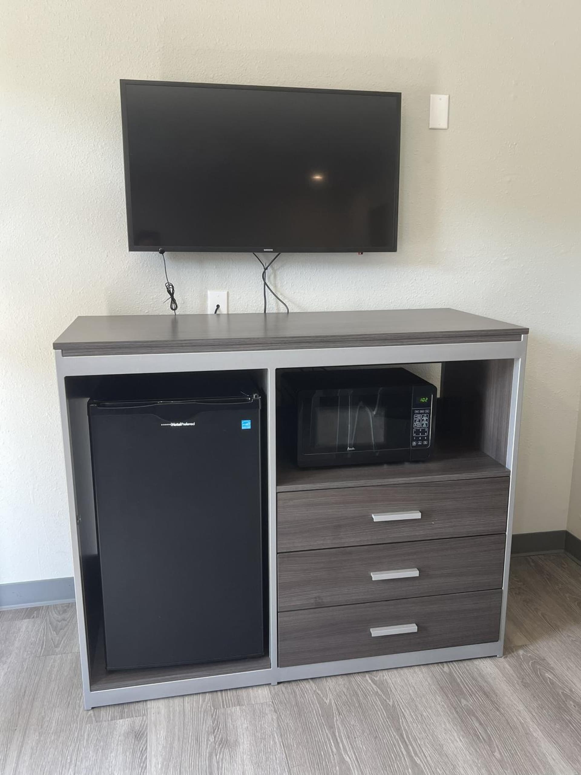 Cloud 9 Inn - El Ciello Inn interior in Pico Rivera, CA — gallery photo 2