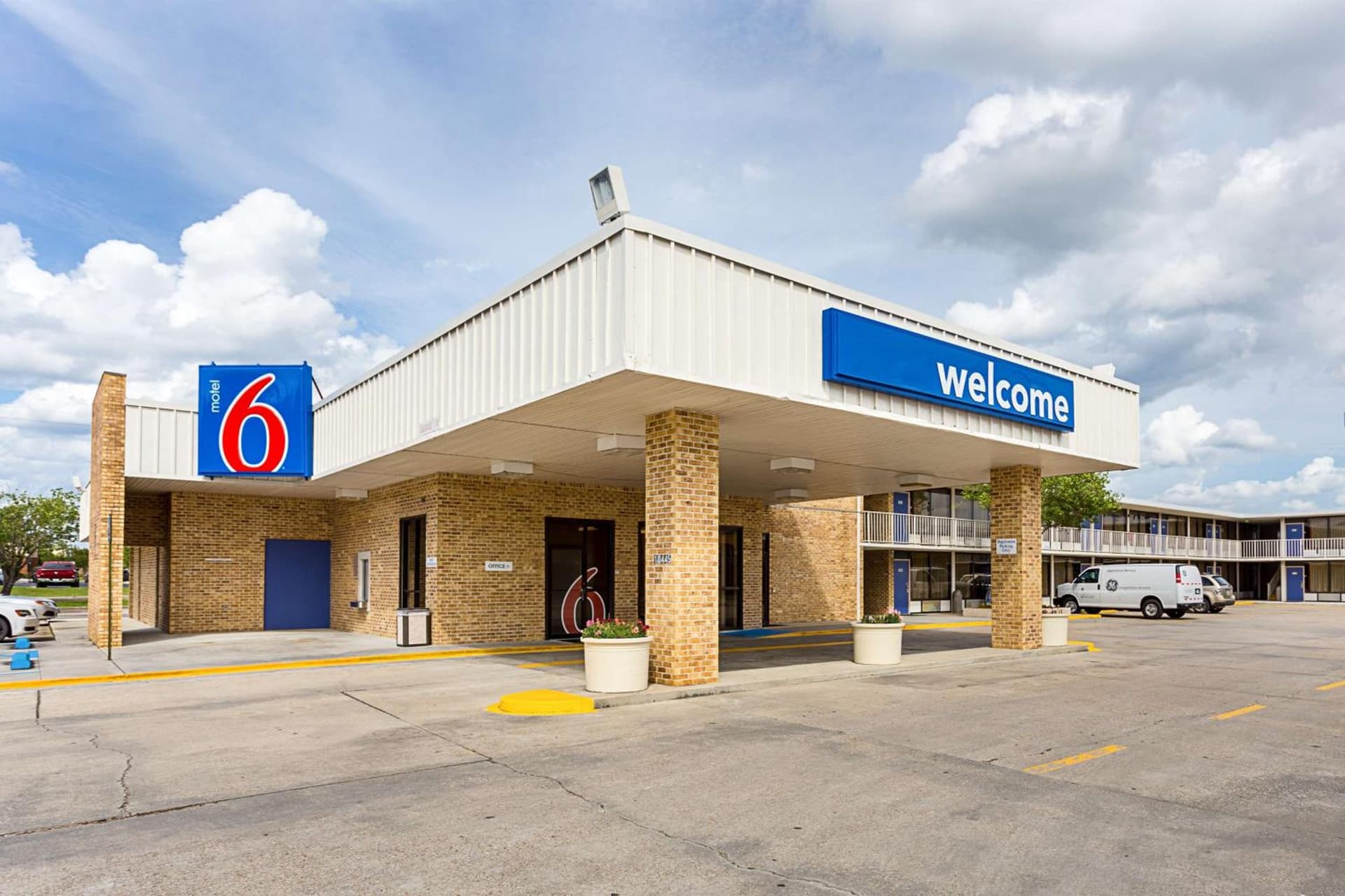 Motel 6 Baton Rouge Southeast featured exterior or lobby in Baton Rouge, LA — similar hotel