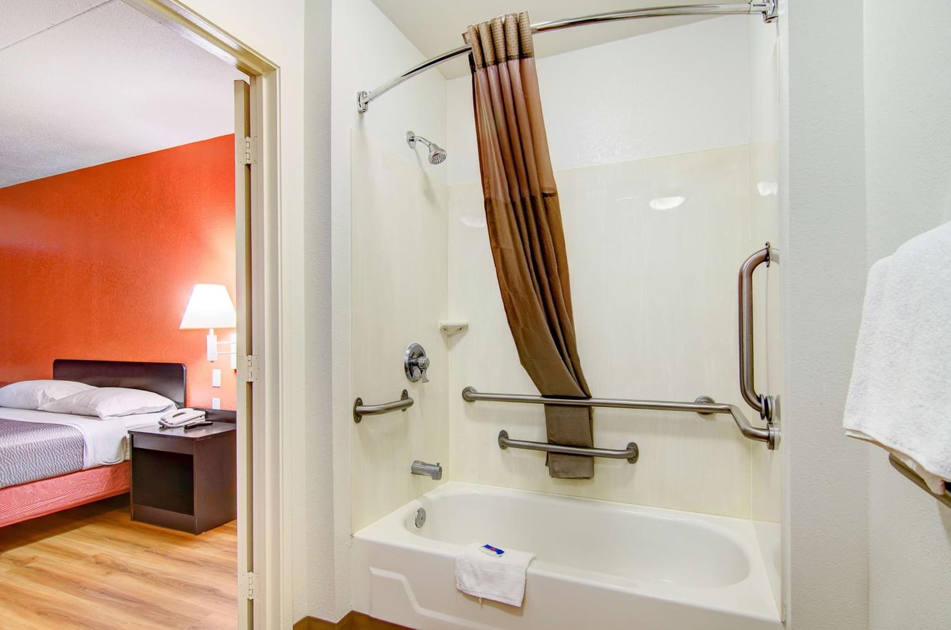 Economy Suites Springfield - Extended Stay gallery photo in Springfield, MO — image 7