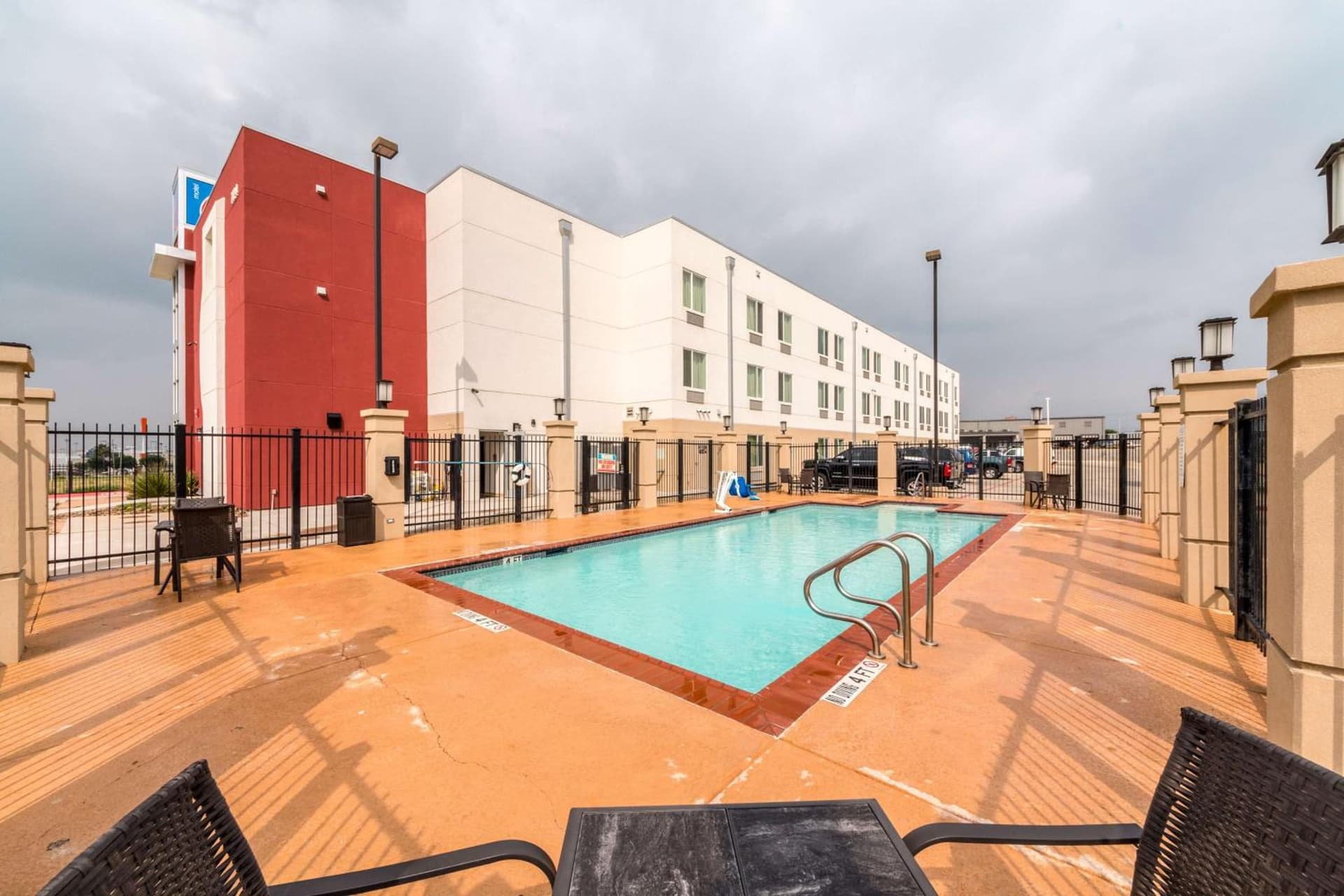 Motel 6-Laredo, TX - Airport gallery photo in Laredo, TX — image 10