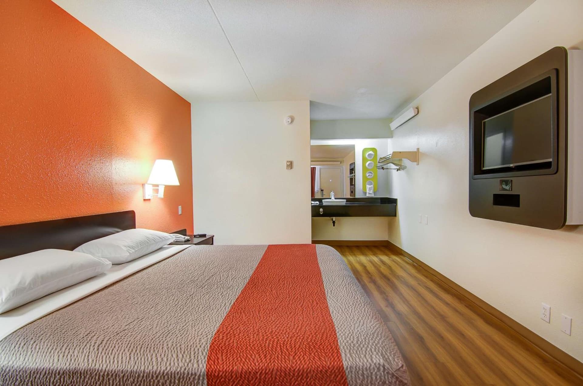 Economy Suites Springfield - Extended Stay gallery photo in Springfield, MO — image 17