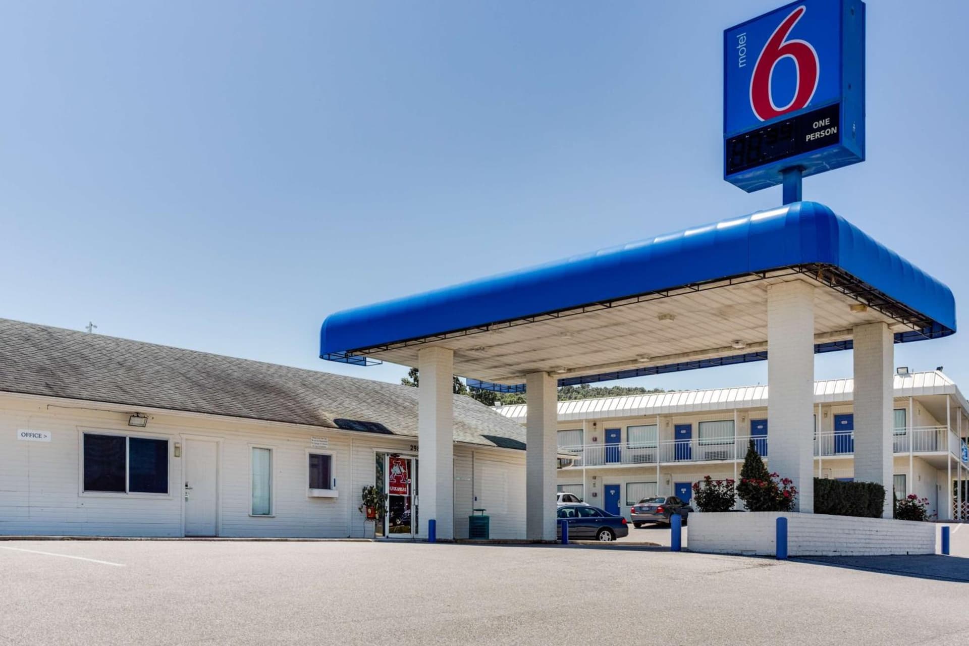 Motel 6-Fayetteville, AR gallery photo in Fayetteville, AR — image 10