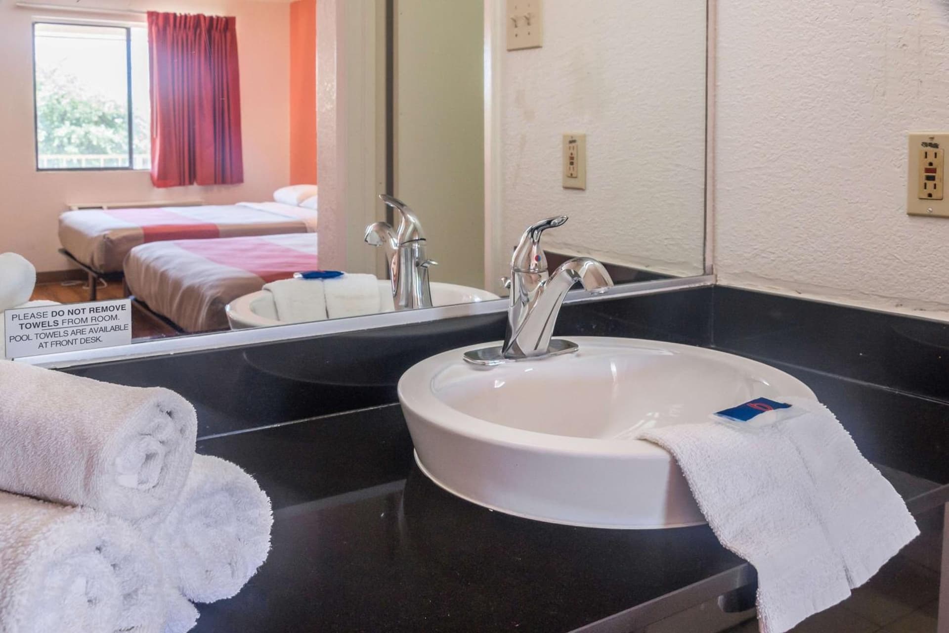 Motel 6-Mesquite, TX - Rodeo - Convention Ctr gallery photo in Mesquite, TX — image 31