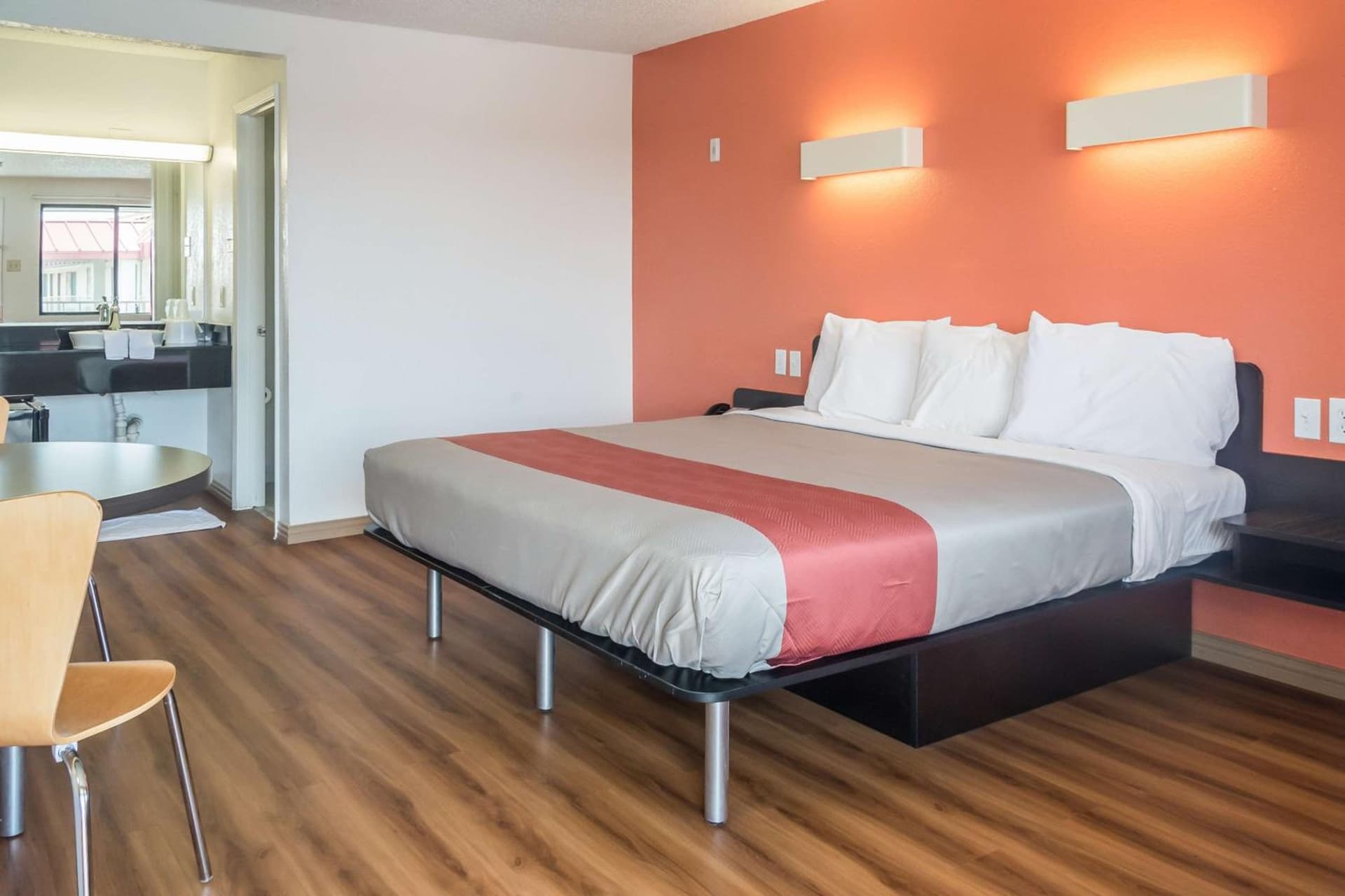 Motel 6-Mesquite, TX - Rodeo - Convention Ctr gallery photo in Mesquite, TX — image 4