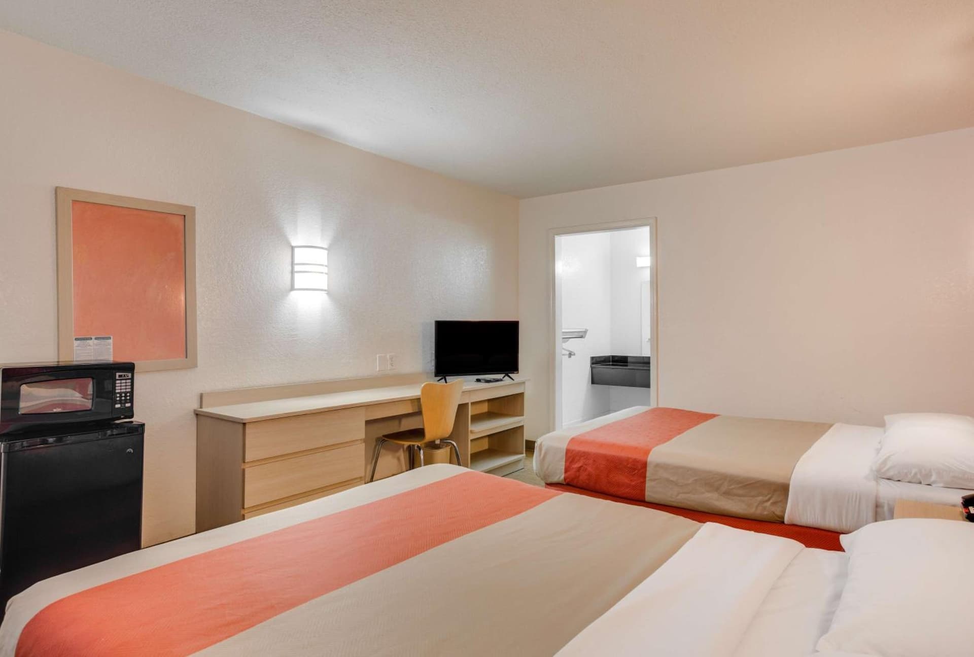 Motel 6-Fayetteville, AR interior in Fayetteville, AR — gallery photo 2