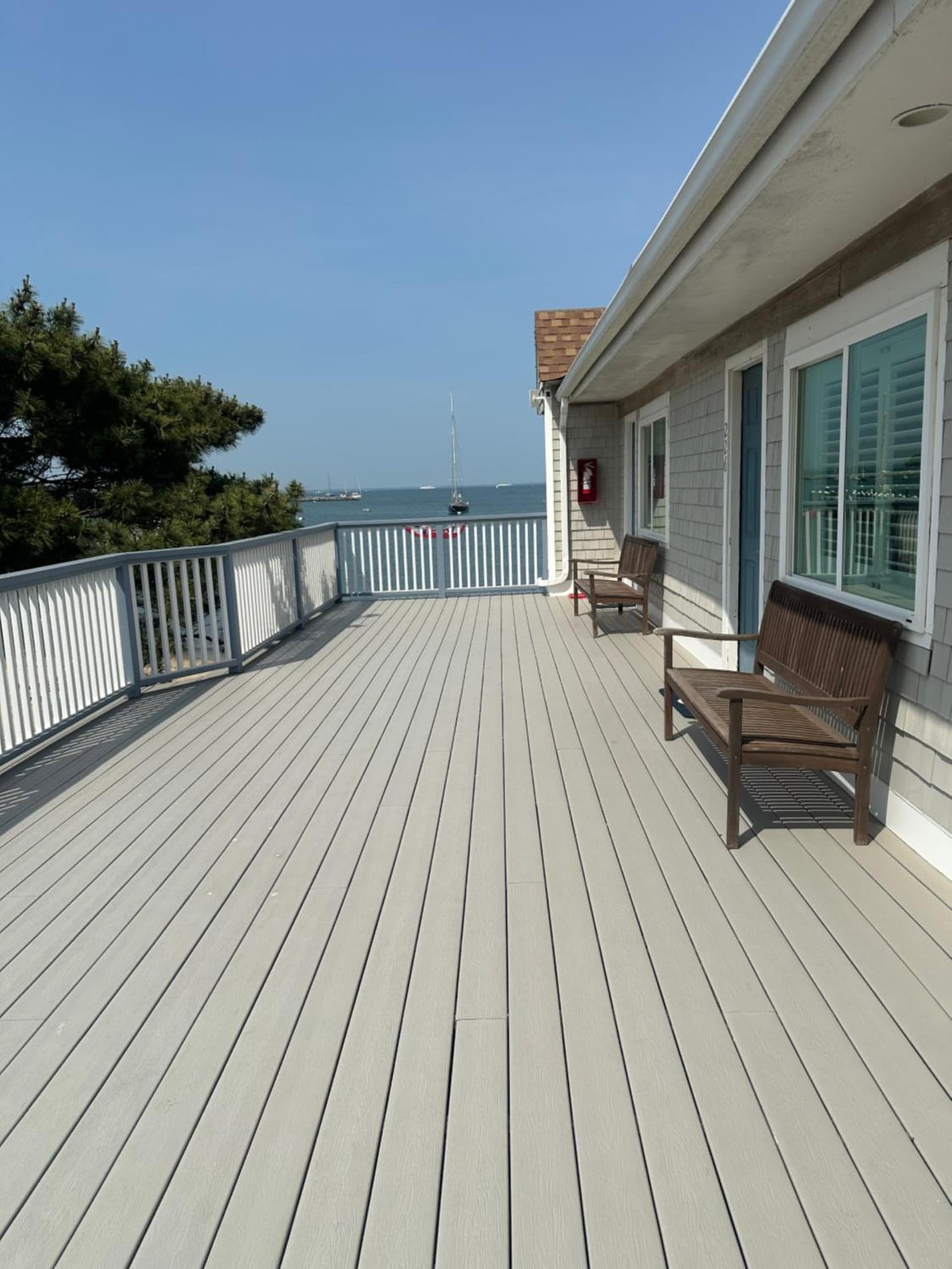 Vineyard Harbor Motel interior in Tisbury — gallery photo 2