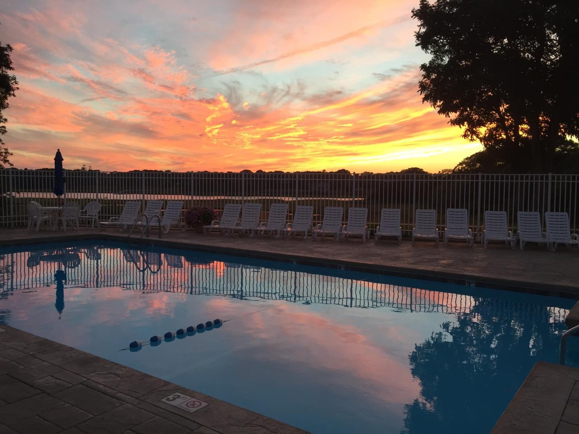 Bayside Resort Hotel gallery photo in West Yarmouth, MA — image 8