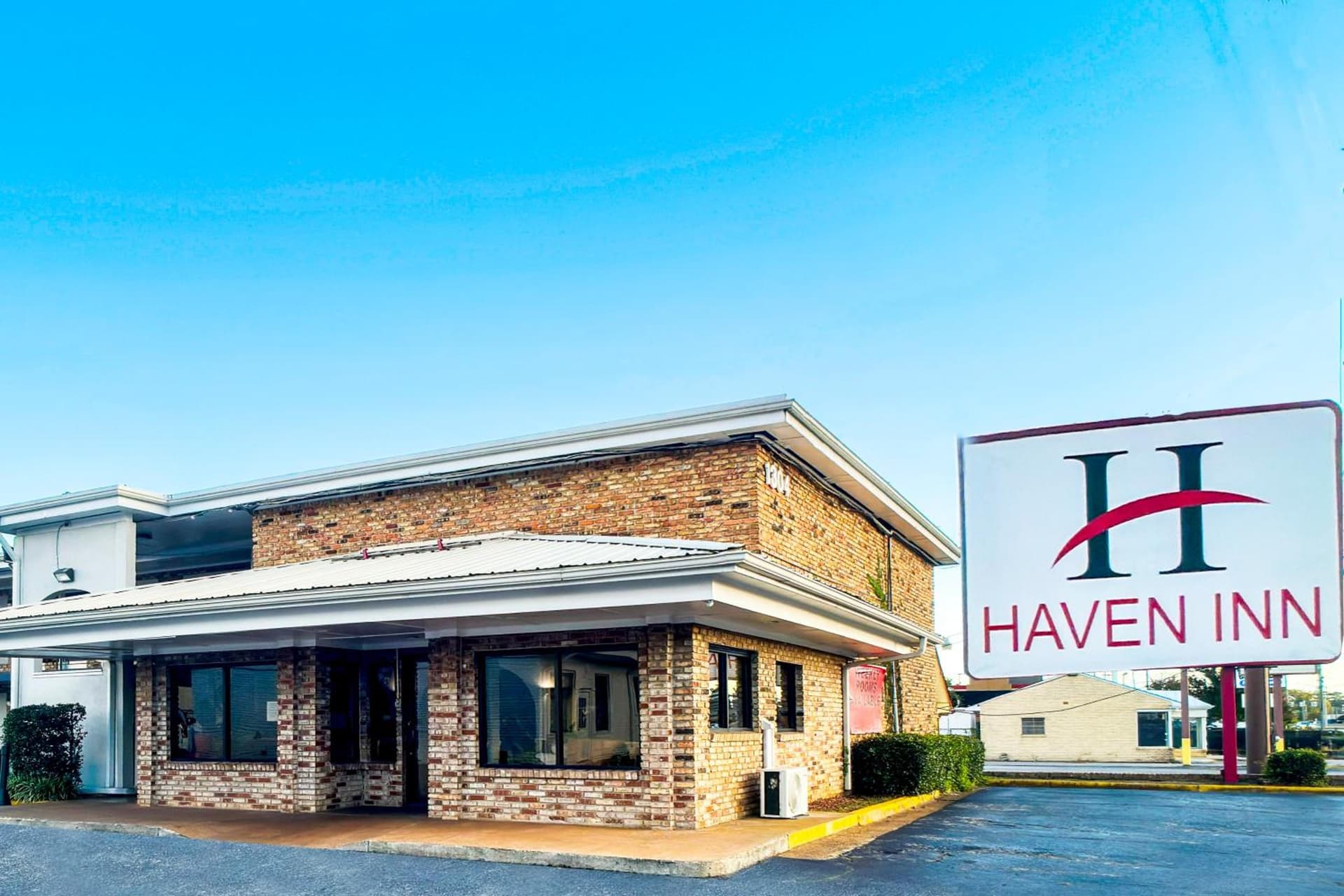 Hotel O Haven Inn Huntsville AL US 72 featured exterior or lobby in Huntsville, AL — similar hotel