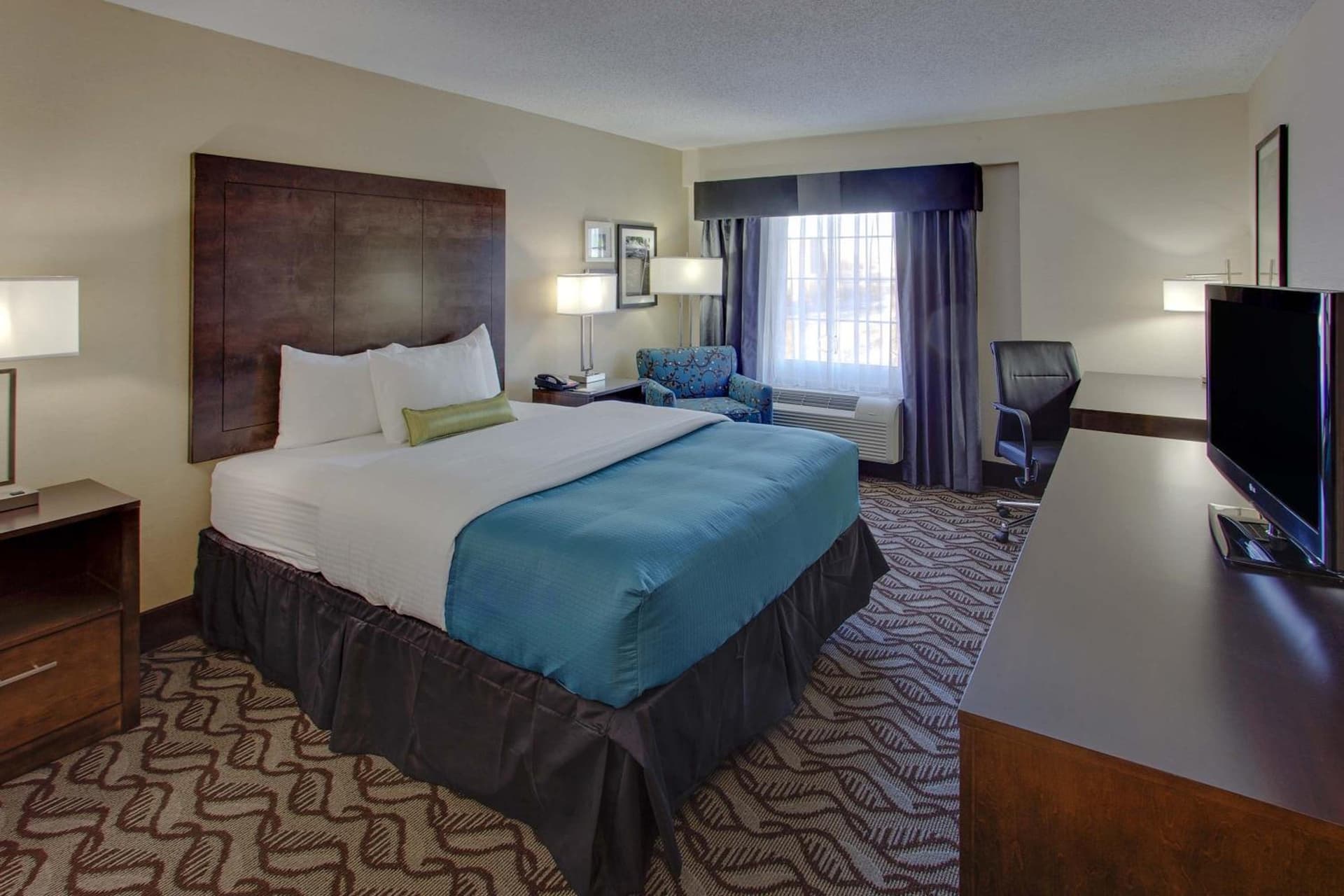 La Quinta by Wyndham Springfield property views in Springfield, MA — gallery photo 3