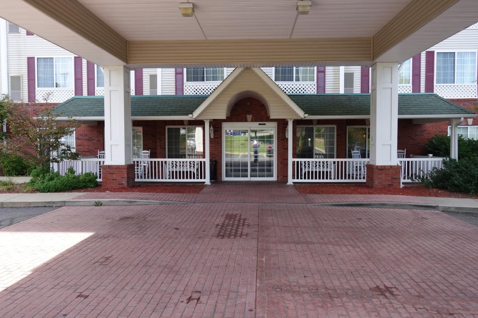 Wingate by Wyndham Youngstown/Austintown exterior or lobby in Austintown, OH — main listing photo
