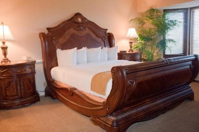 Historic Santa Maria Inn gallery photo in Santa Maria, CA — image 9