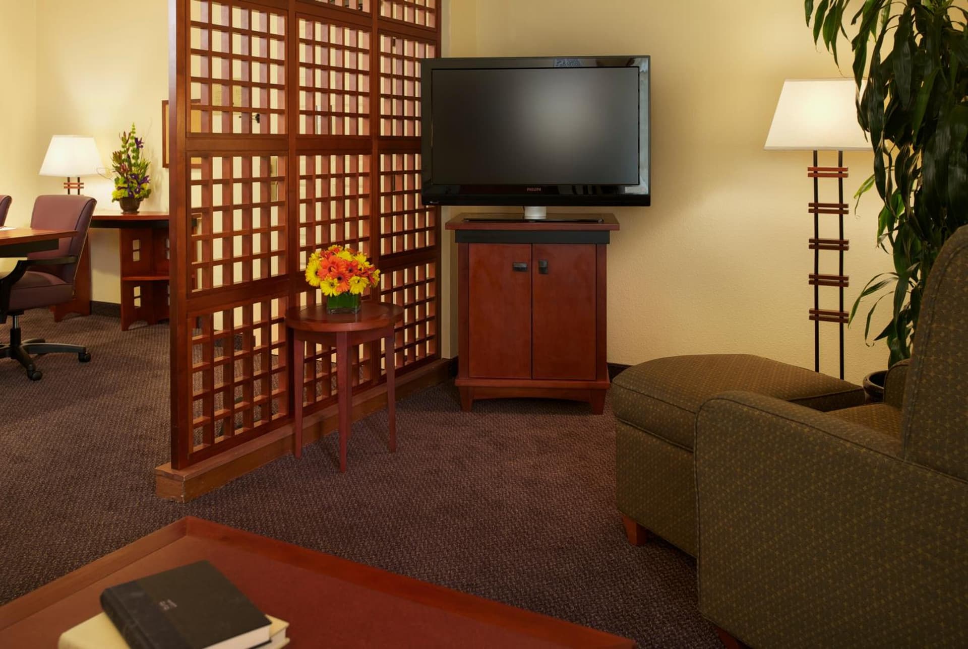 Larkspur Landing Extended Stay Suites Roseville gallery photo in Roseville, CA — image 32