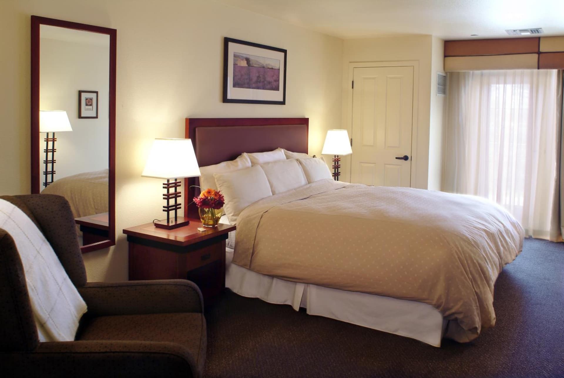 Larkspur Landing Extended Stay Suites Bellevue gallery photo in Bellevue, WA — image 8