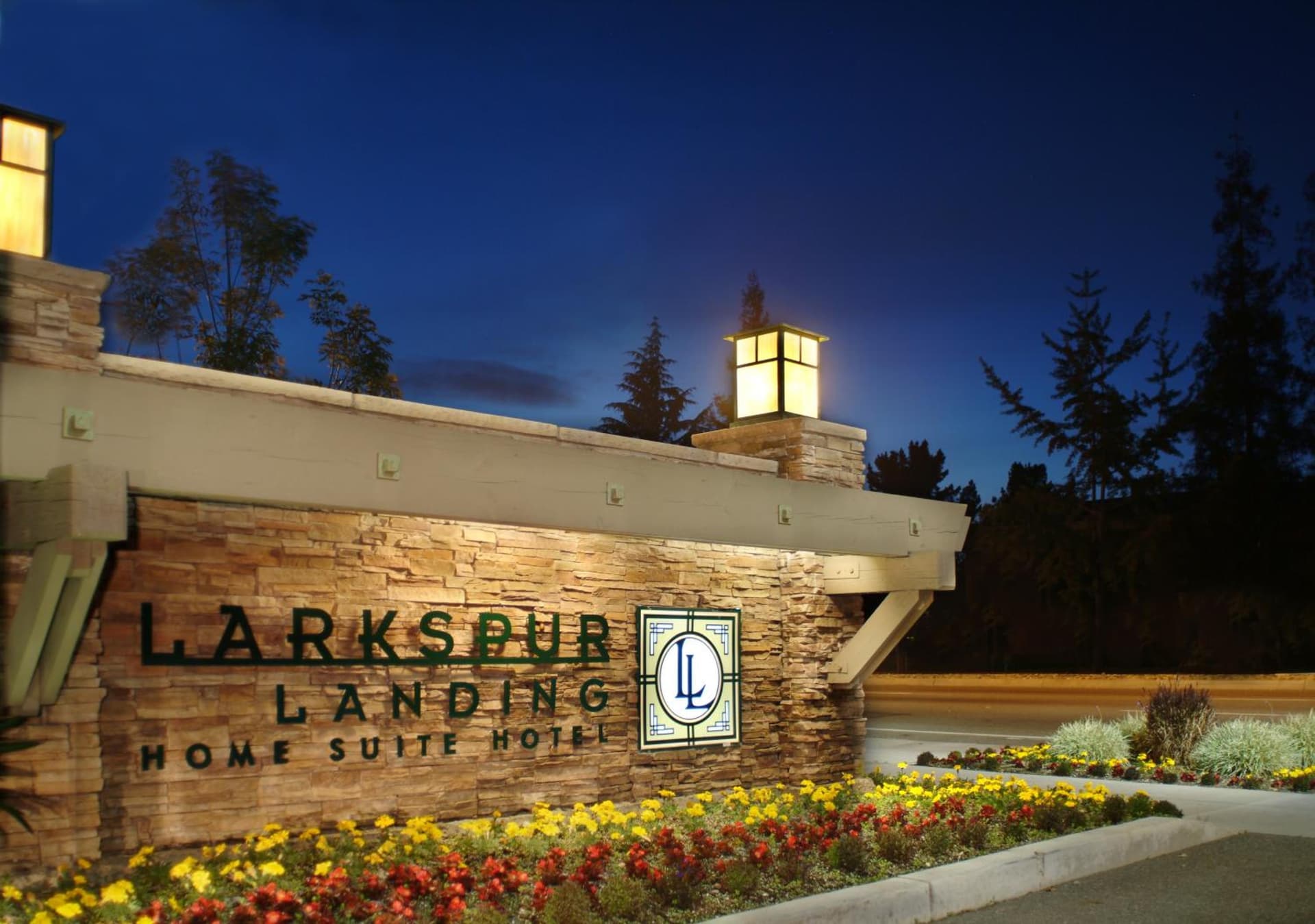 Larkspur Landing Extended Stay Suites Bellevue property views in Bellevue, WA — gallery photo 3