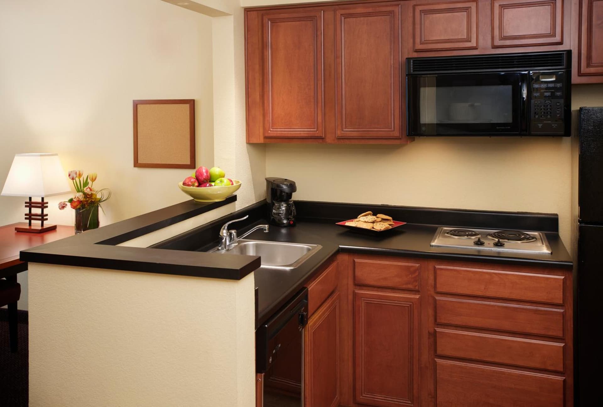 Larkspur Landing Extended Stay Suites Bellevue gallery photo in Bellevue, WA — image 6