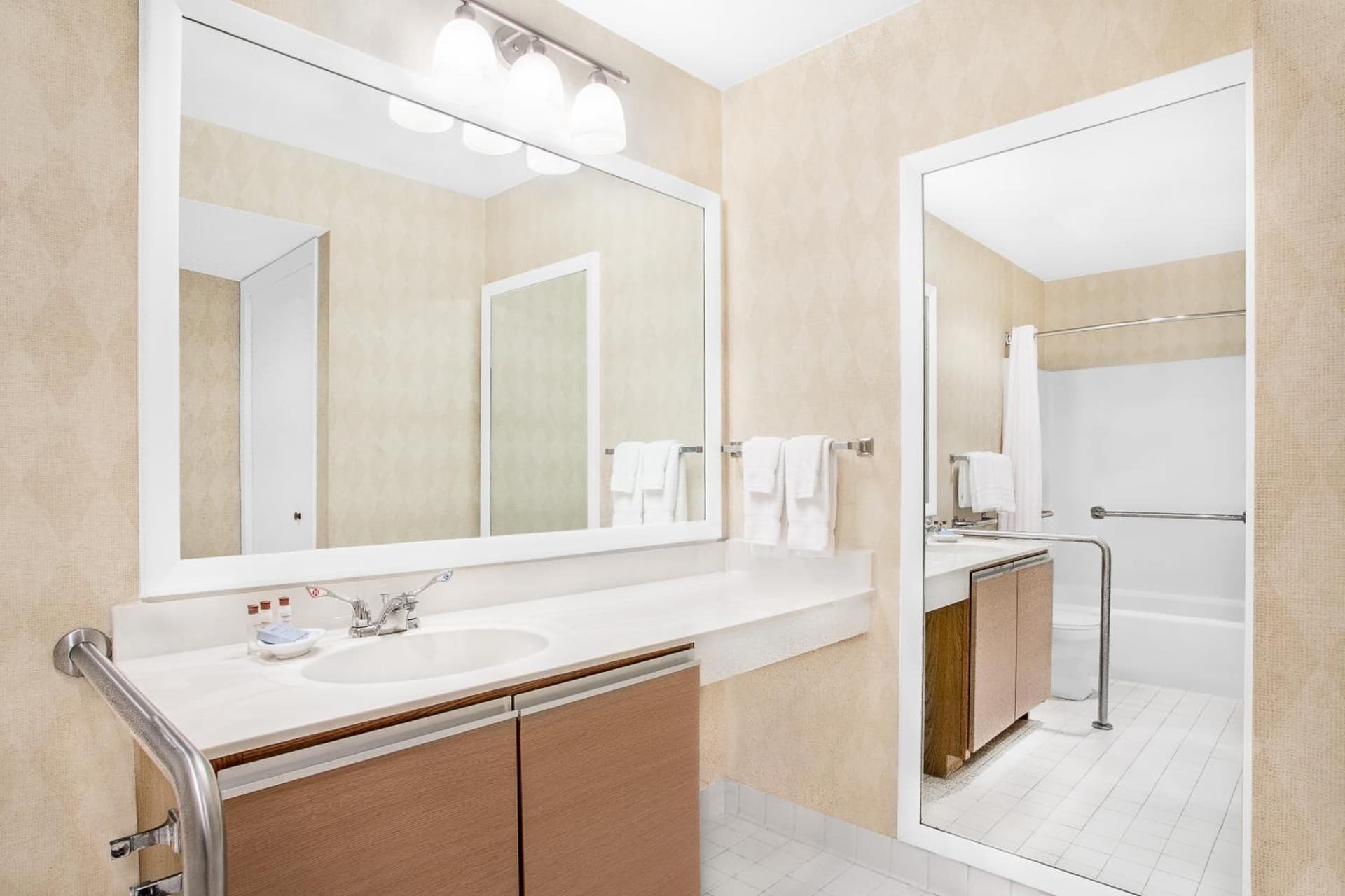 Hawthorn Extended Stay by Wyndham Green Bay gallery photo in Green Bay, WI — image 28