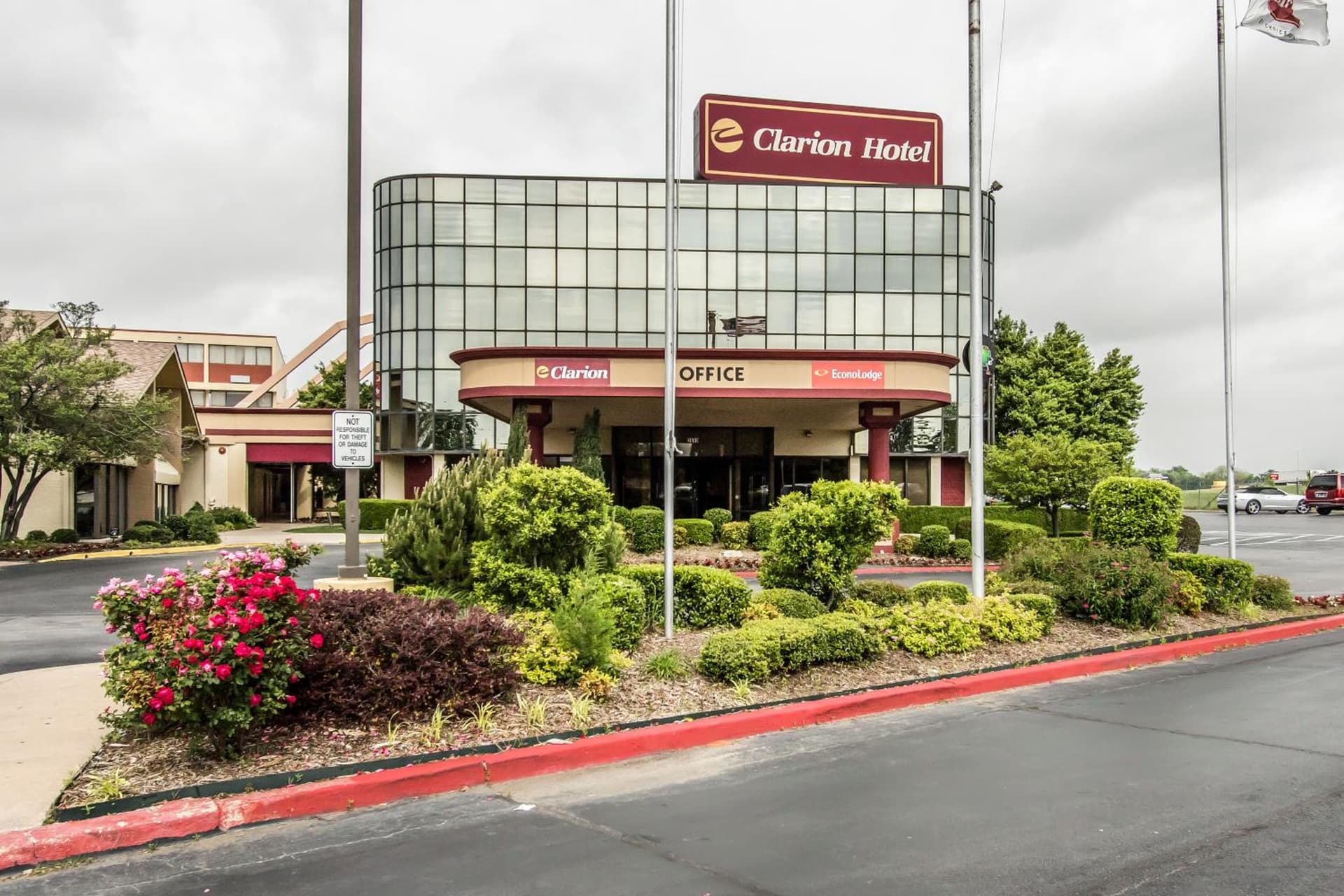Econo Lodge Broken Arrow-Tulsa featured exterior or lobby in Broken Arrow, OK — similar hotel