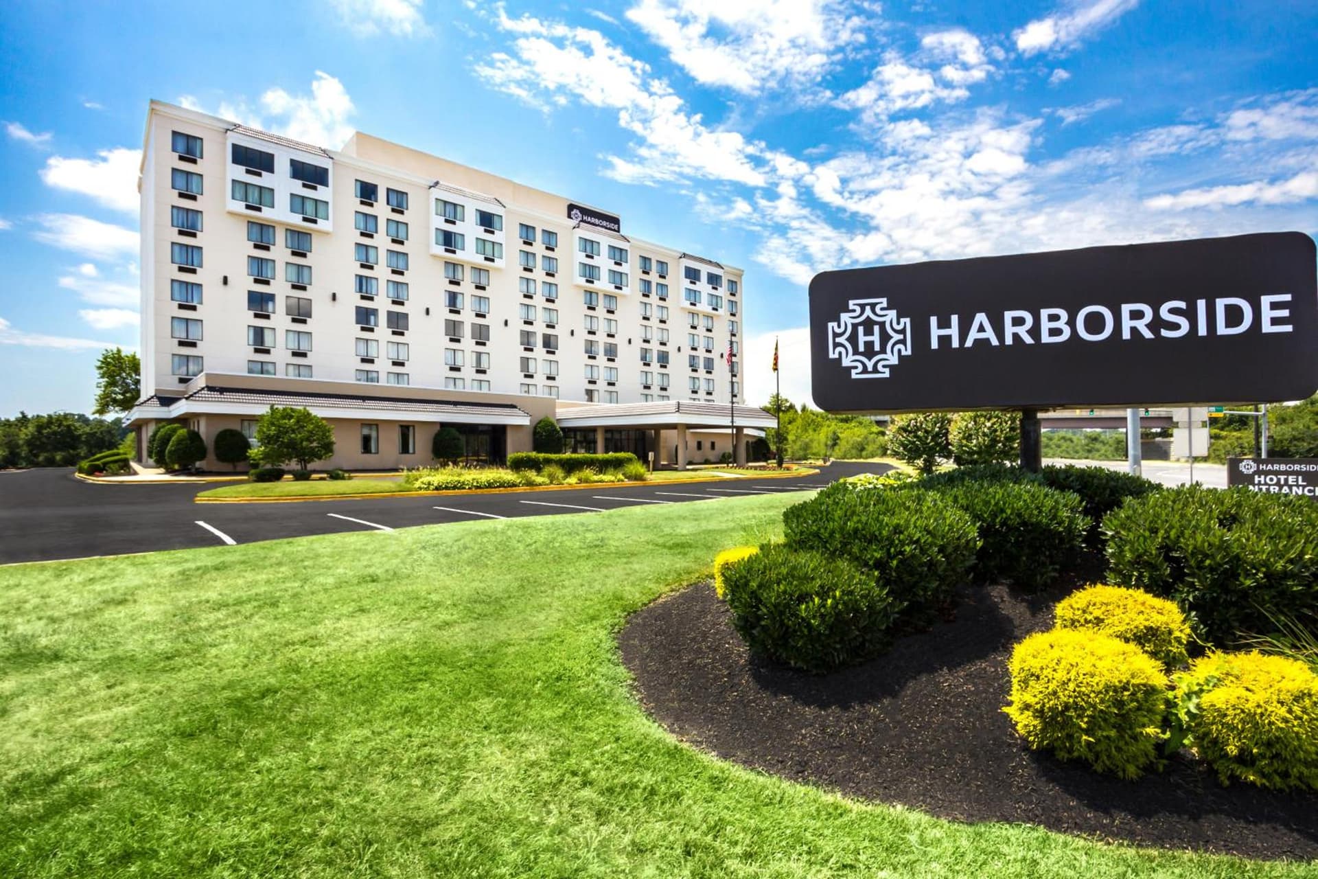 Harborside Hotel — hotel in Oxon Hill, Maryland