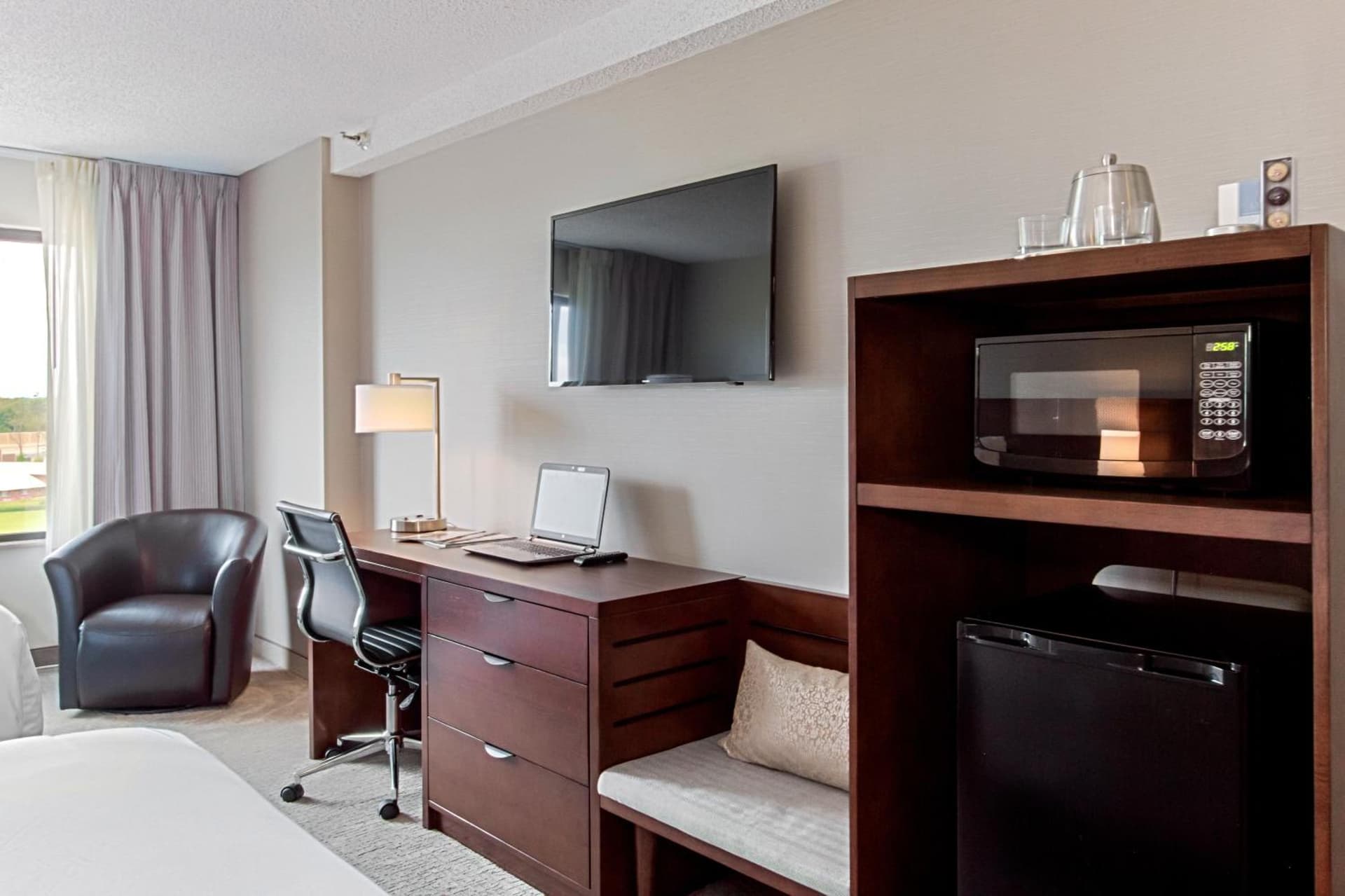 Harborside Hotel gallery photo in Oxon Hill, MD — image 32