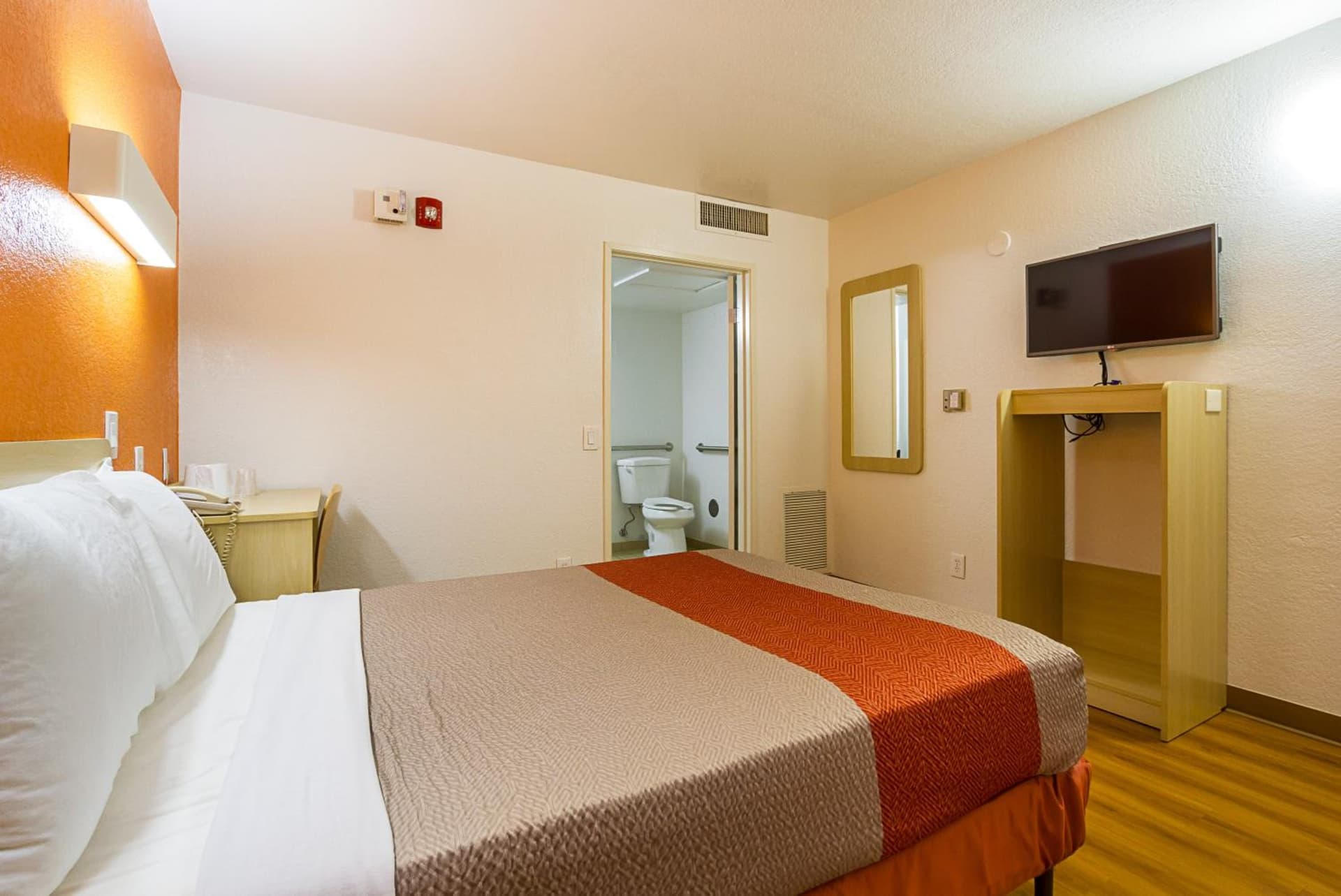 Motel 6 Mesa North gallery photo in Mesa, AZ — image 11