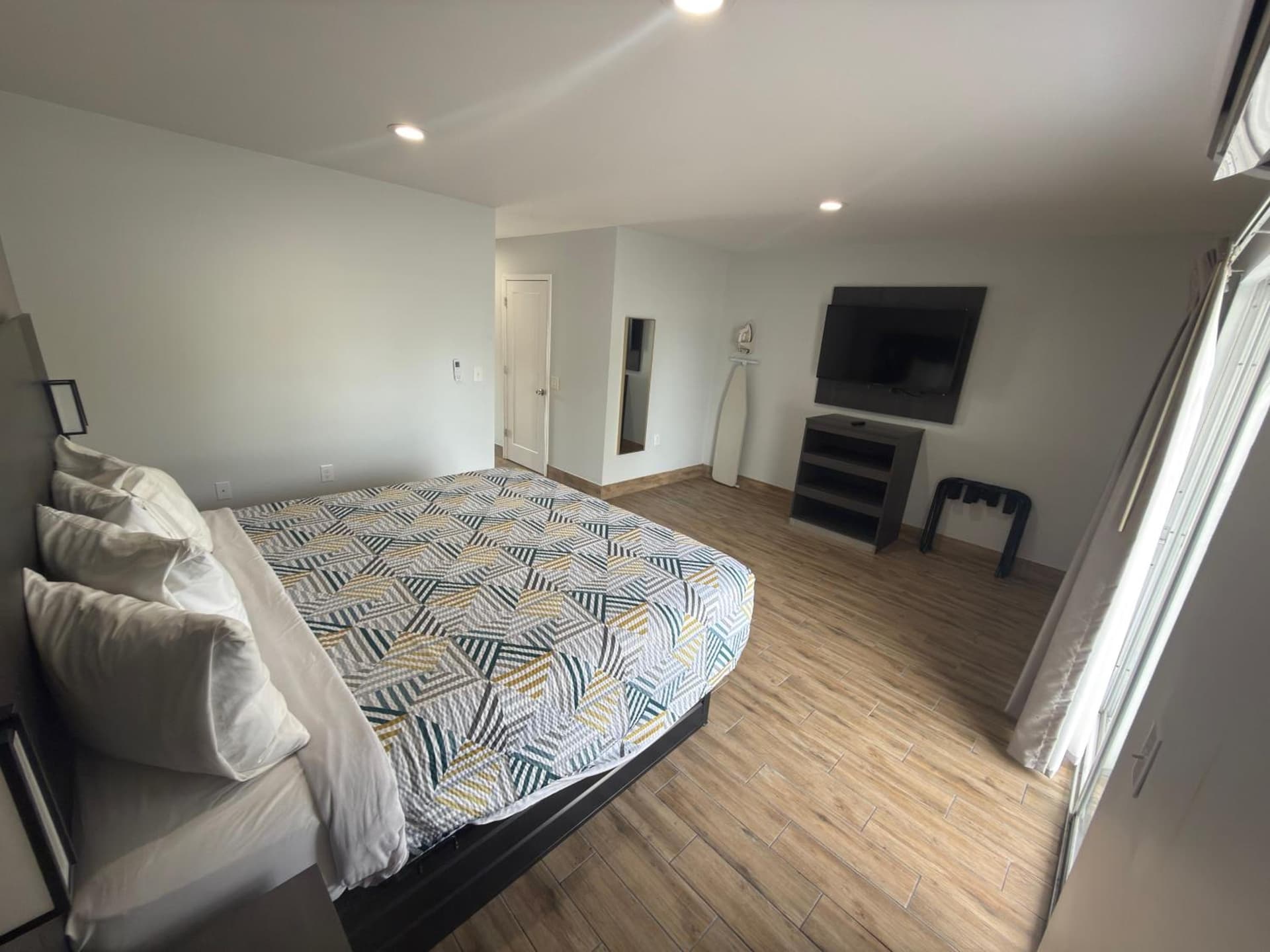 Englewood Inn & Suites interior in Englewood, FL — gallery photo 2