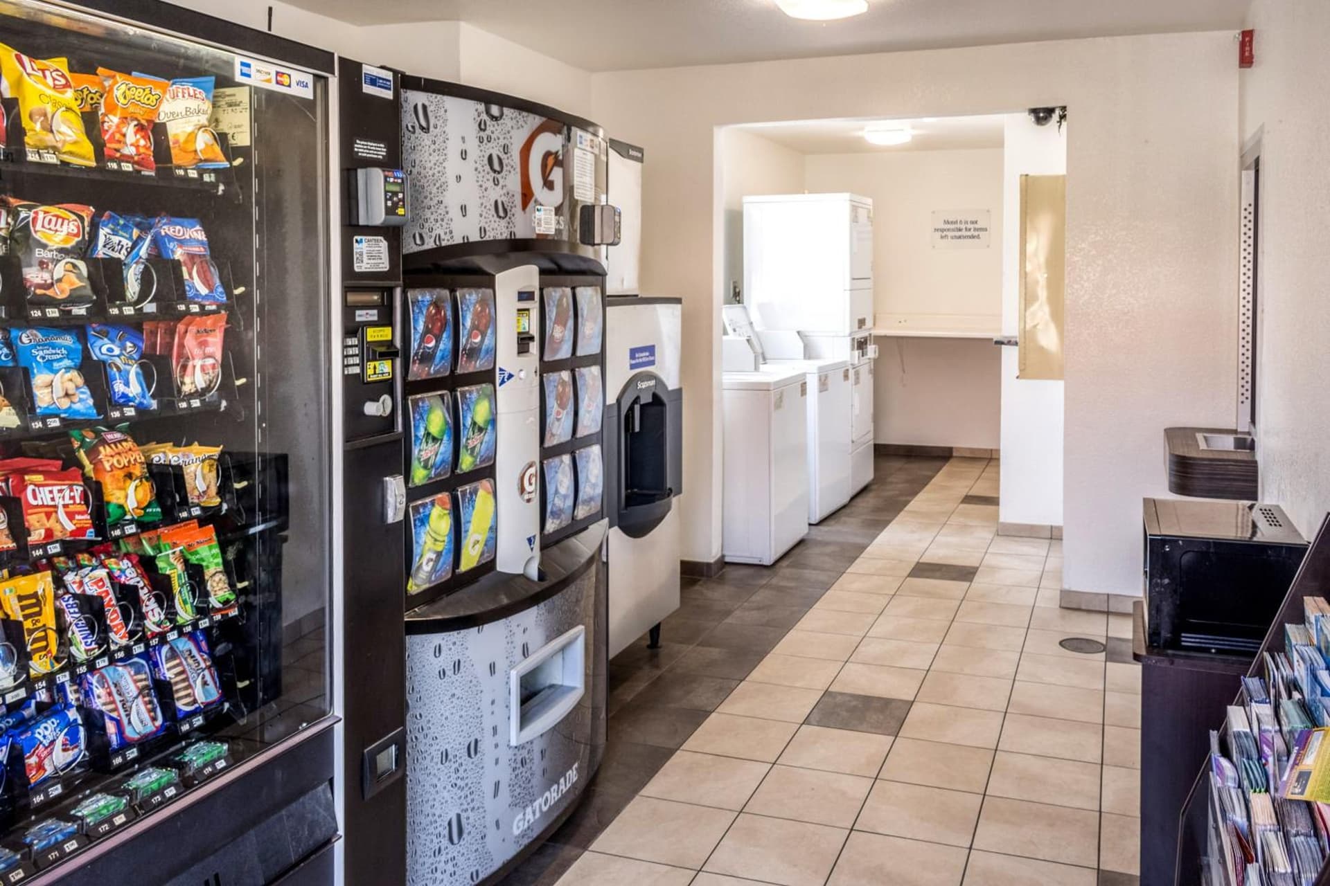 Motel 6-Bakersfield, CA - East gallery photo in Bakersfield, CA — image 40