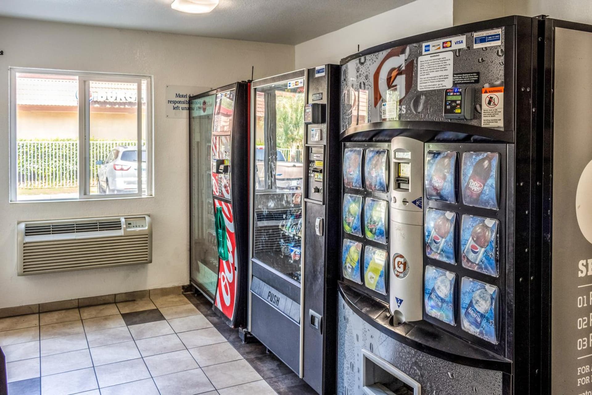 Motel 6-Bakersfield, CA - East gallery photo in Bakersfield, CA — image 11